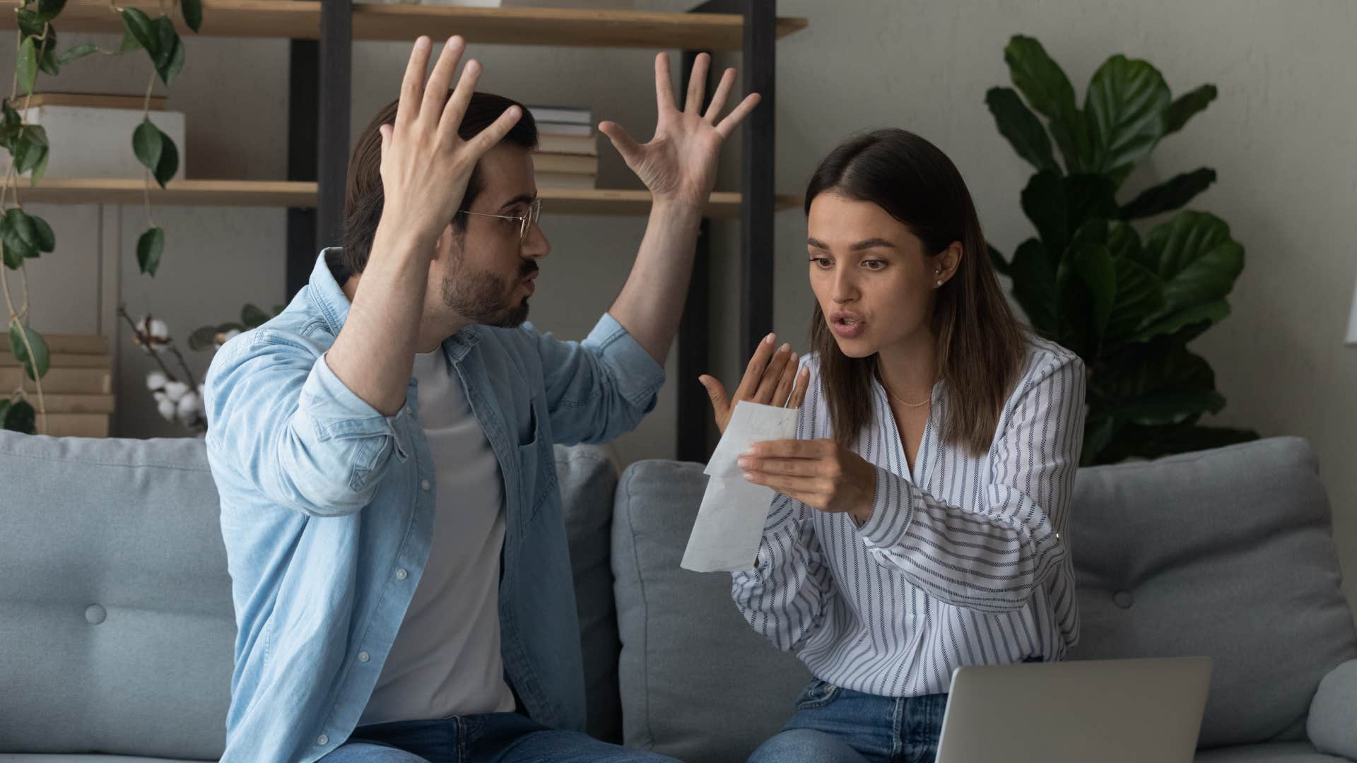 couple with the relationship problem of money