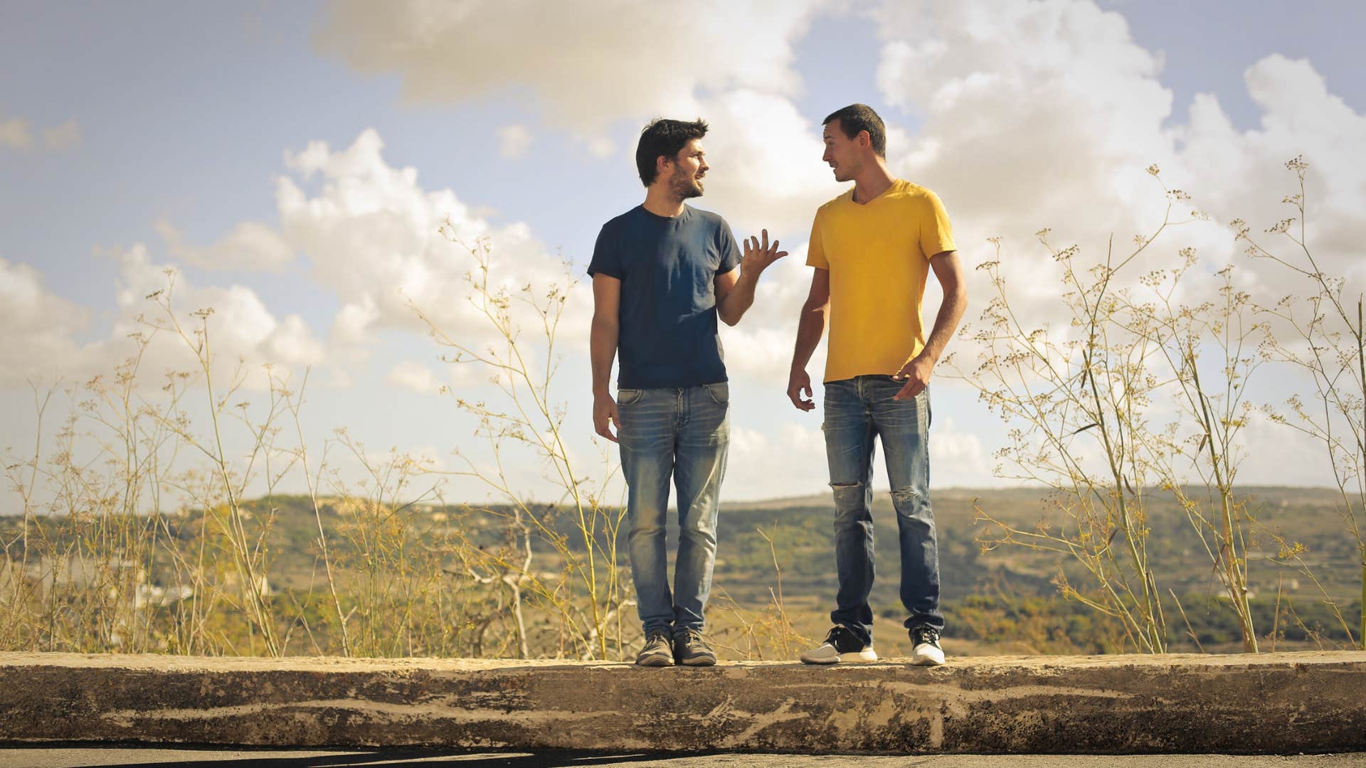 things men do that make women feel truly special defending her whether she is there or not 