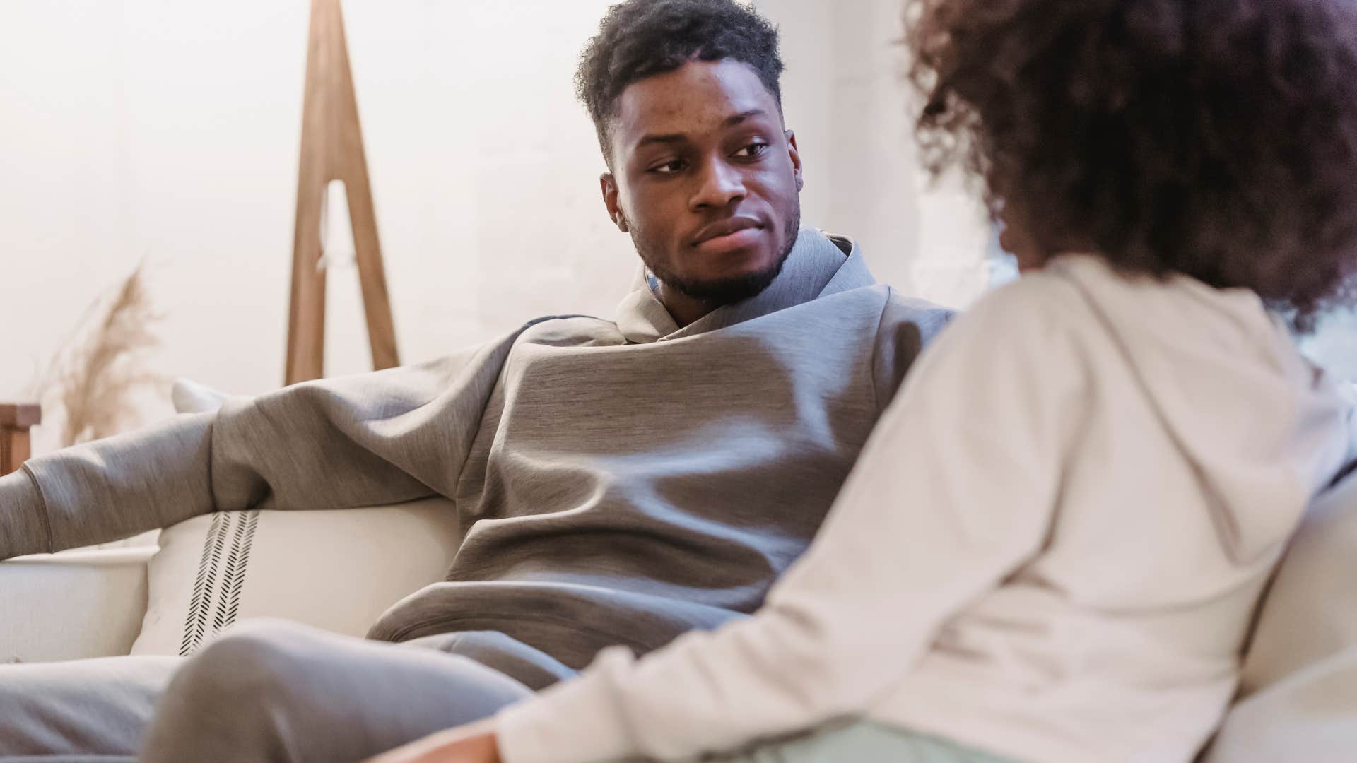 things men do that make women feel truly special listening without interrupting or fixing 