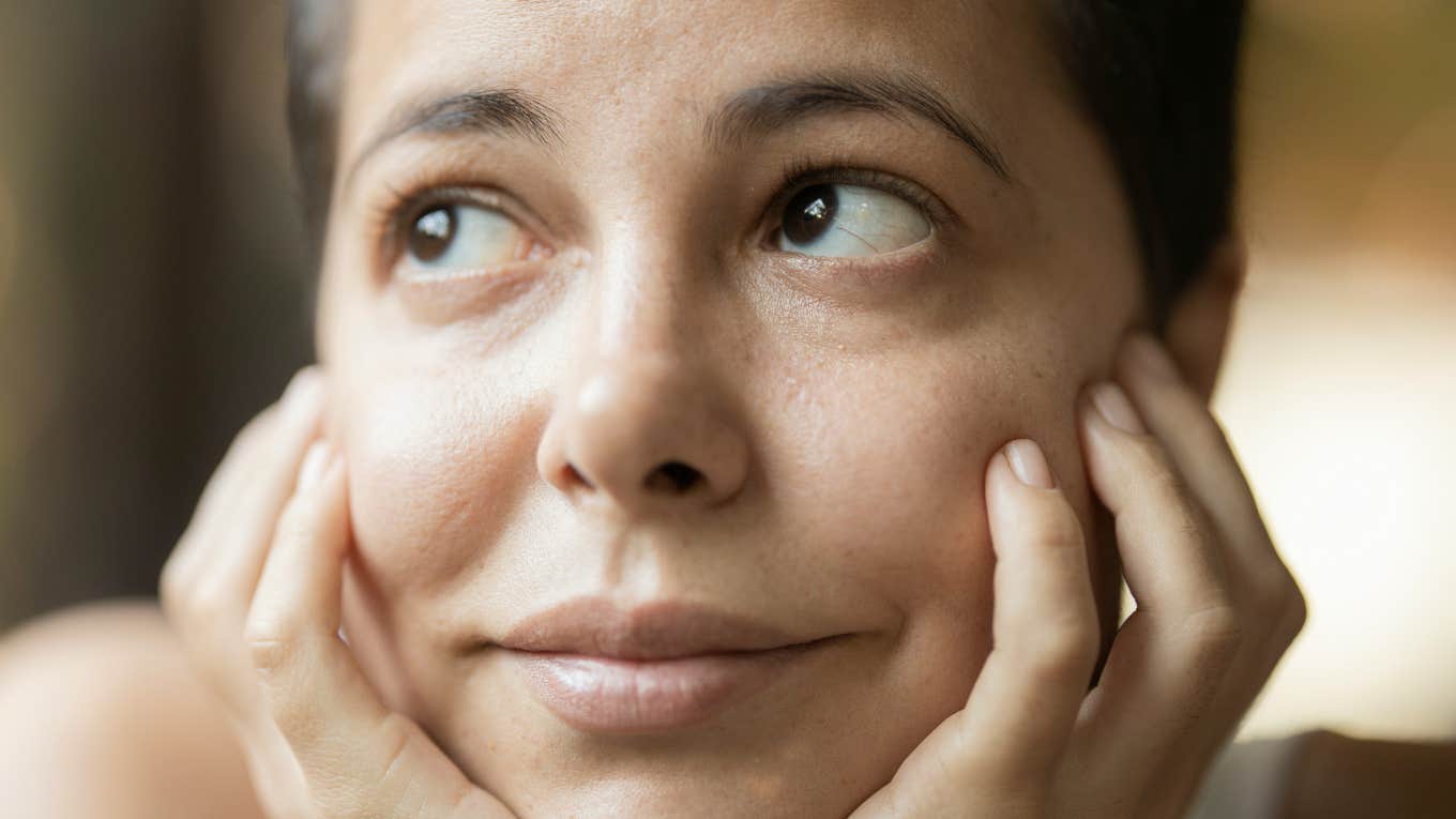 Emotional Signs You've Already Quit Your Job — Even If You've Haven't Told Your Boss Yet Woman has already quit job.