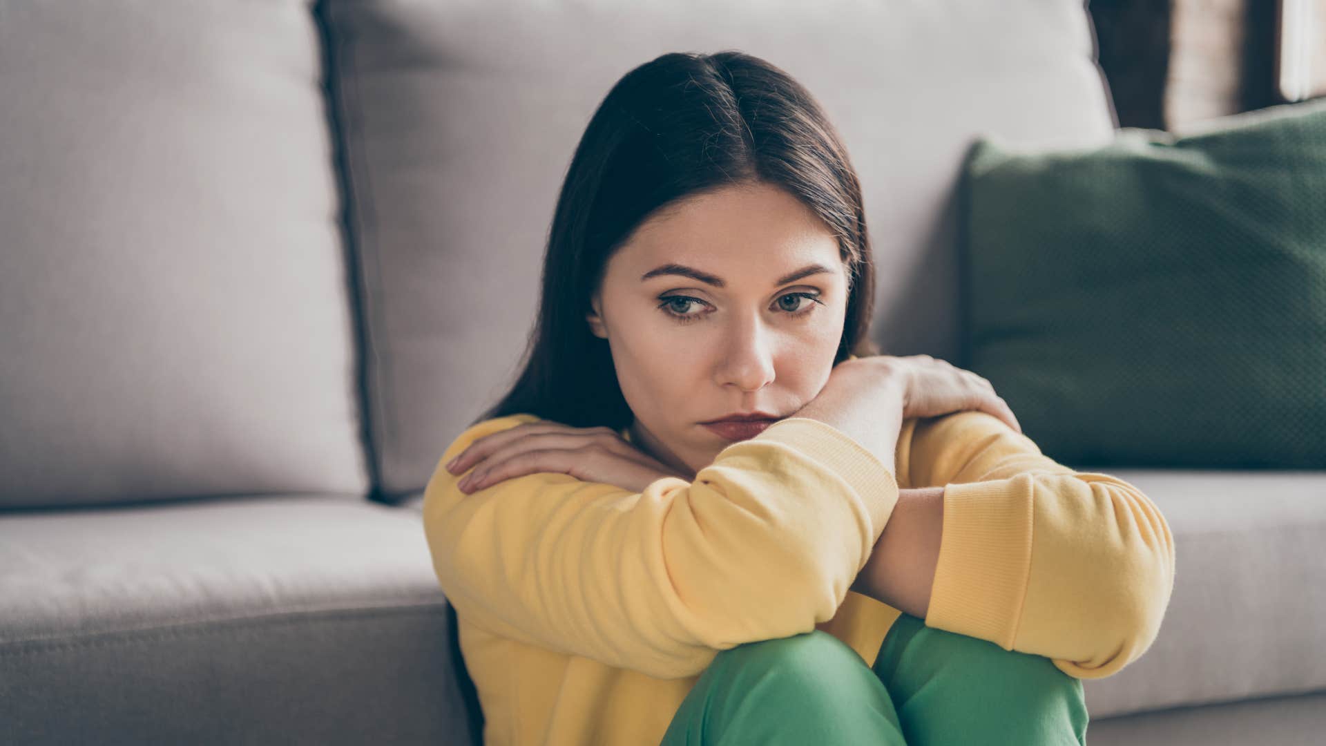 Woman reflects on signs of divorce