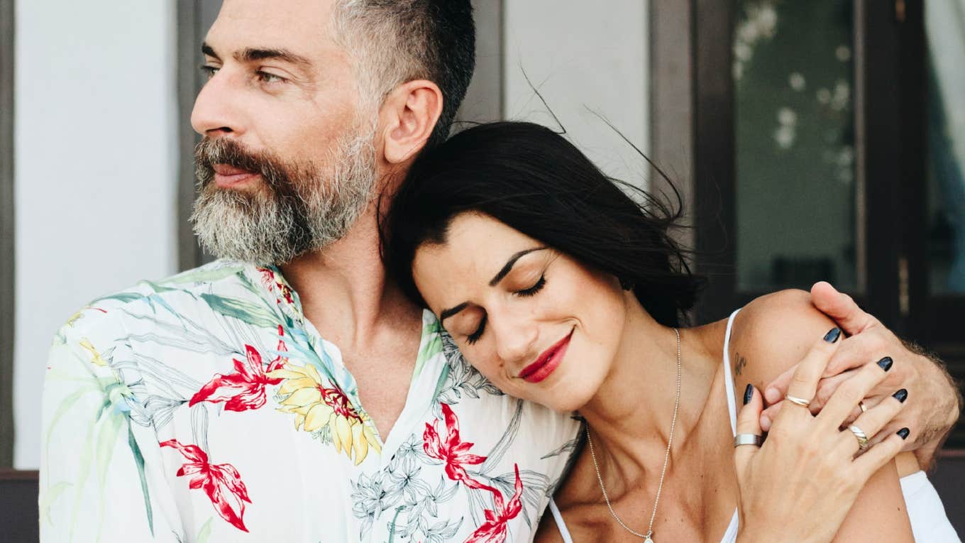TK Simple Ways To Keep Your Marriage Affair-Free And Deeply Connected, According To A Marriage Counselor Couple keeping marriage affair free and deeply connected.