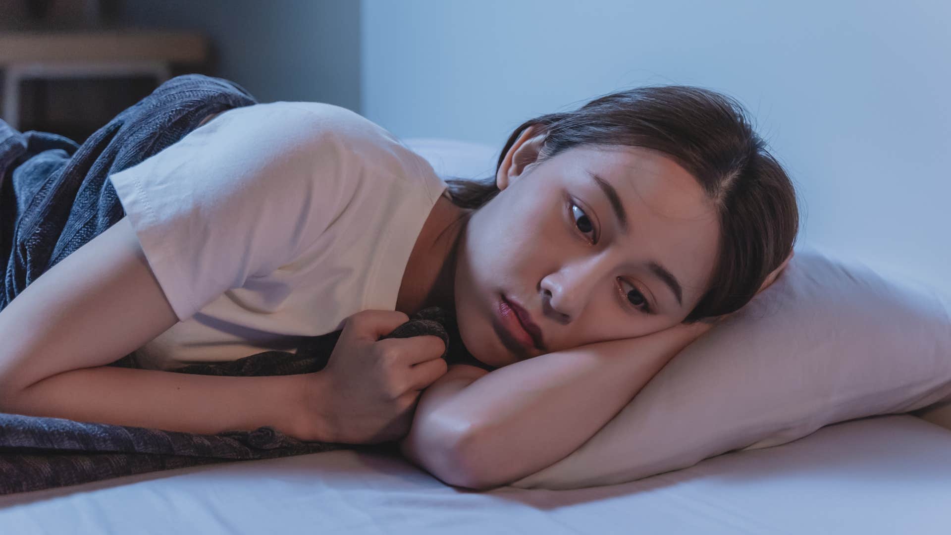 a smart woman has unusual sleeping habits