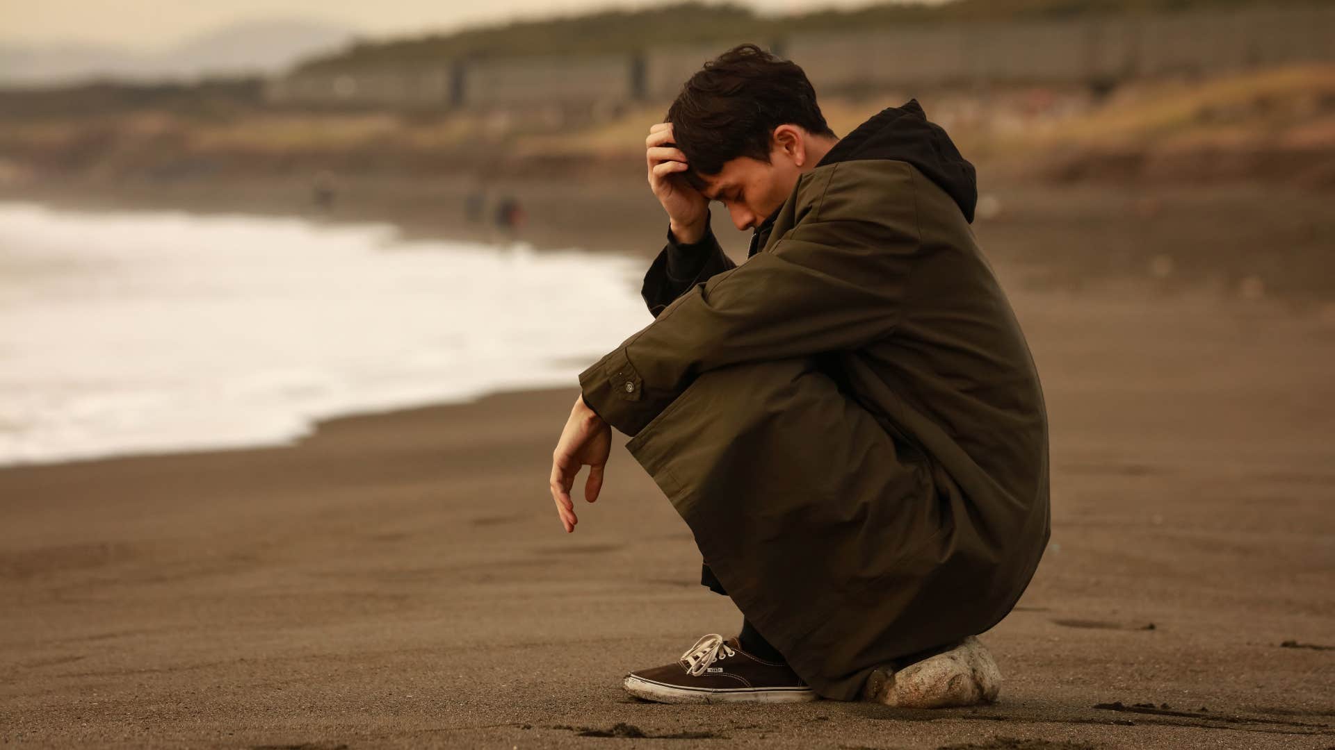 subtle habits of men who feel more comfortable being unhappy all the time they pretend they are happy to be alone 
