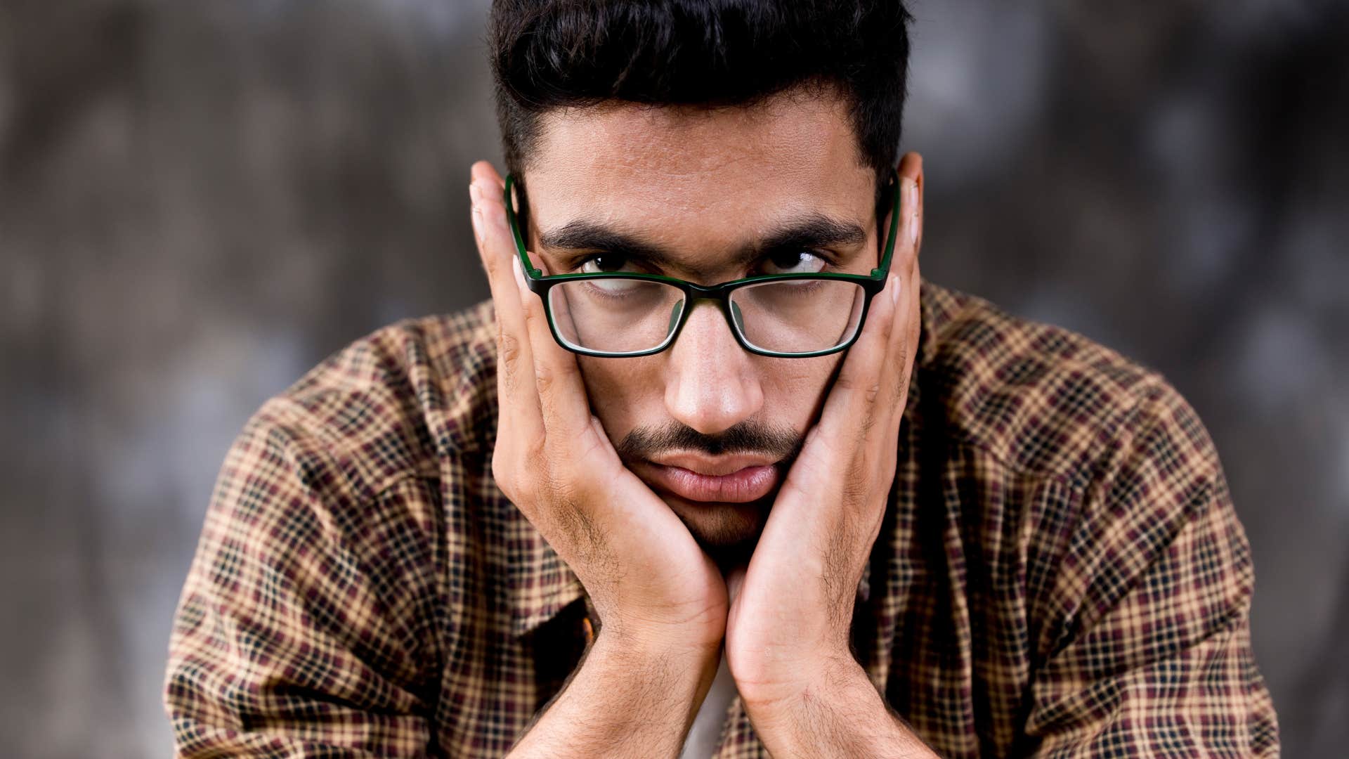 subtle habits of men who feel more comfortable being unhappy all the time they confuse peace with boredom 