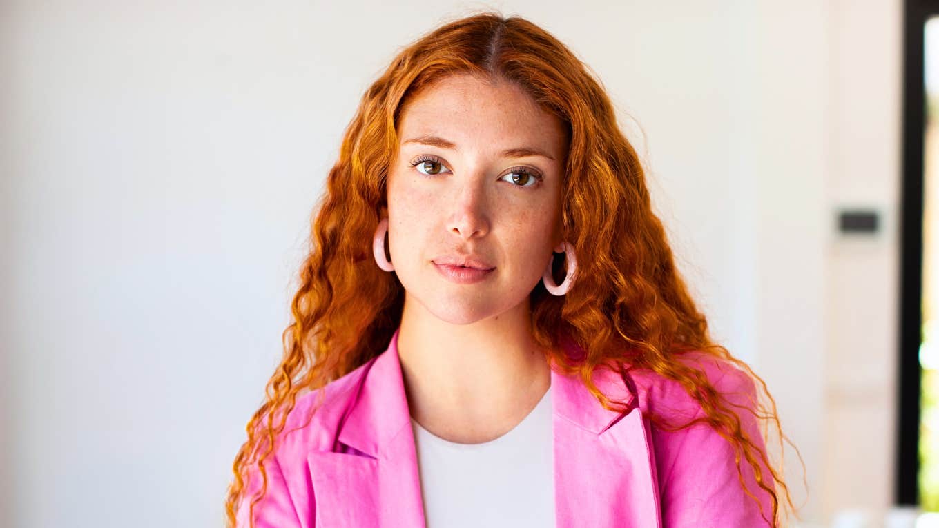 Subtle Mannerisms That Make You Seem Powerful Without Saying A Word powerful professional woman