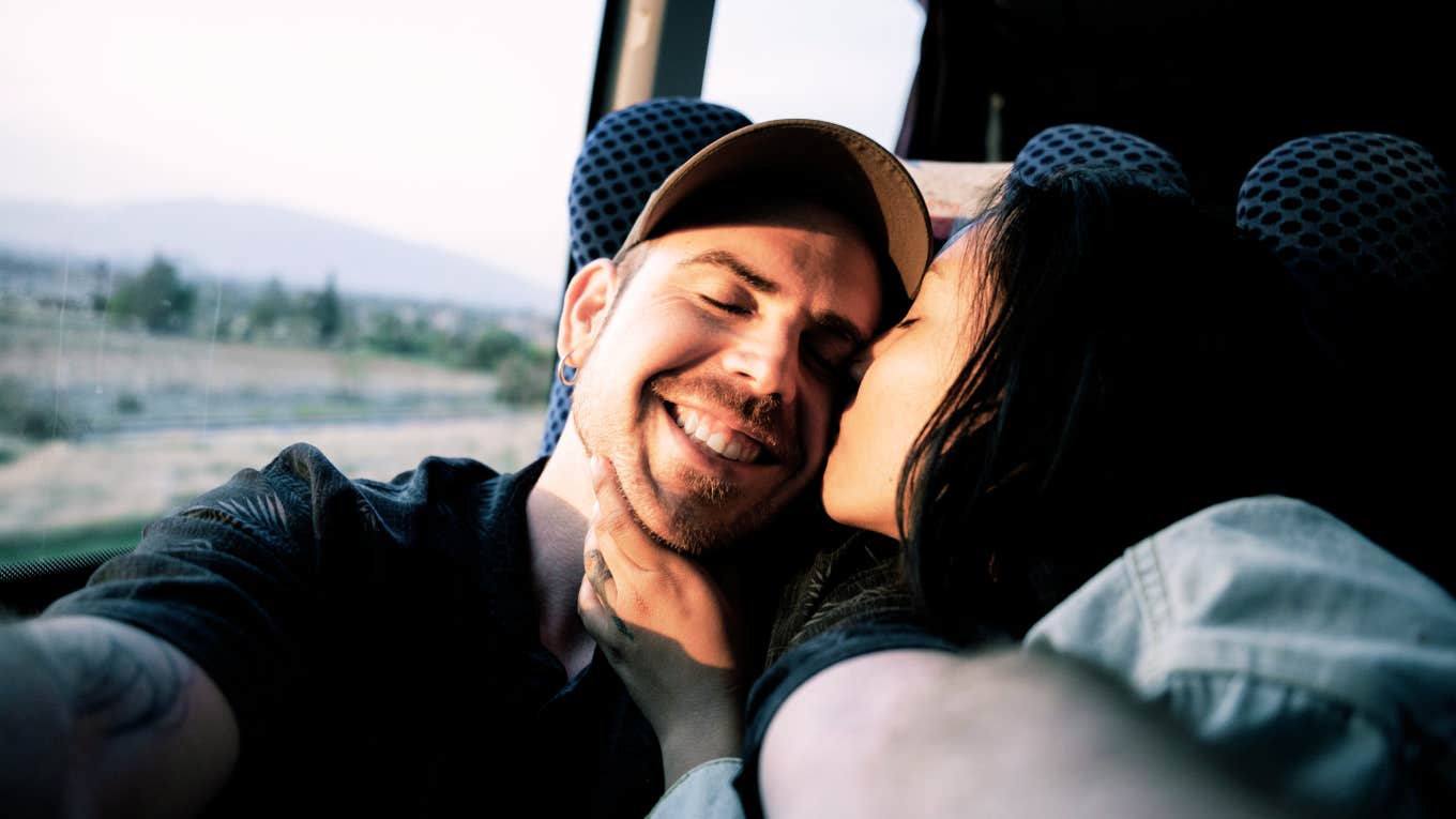 Things Couples In The Most Healthy, Secure Relationships Do Differently Couple in a healthy and secure relationship.