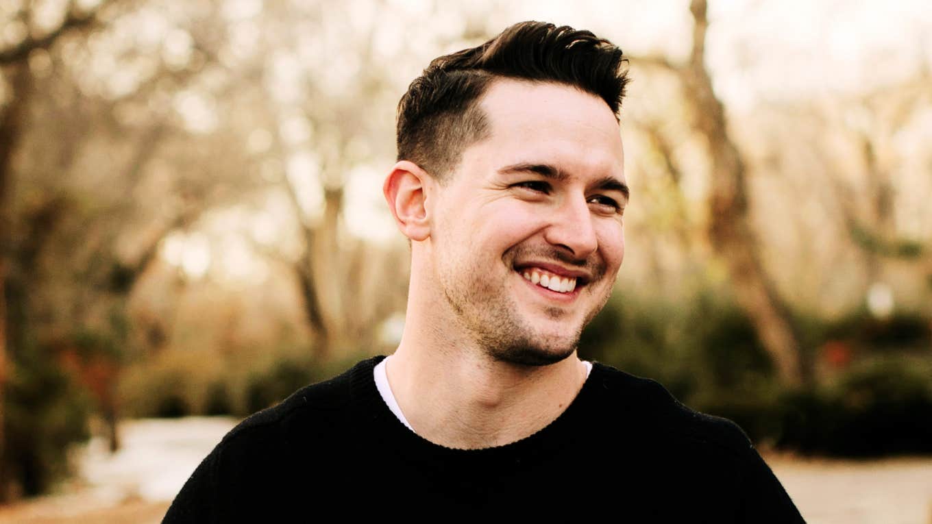 Things Deeply Desirable Men Do On A First Date Deeply desirable man on a first date.