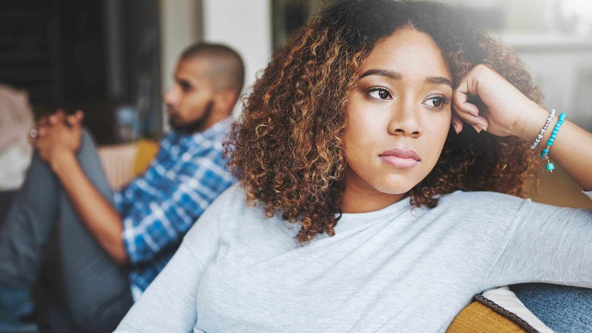 women who knows not everyone deserves a relationship with her turned away from a man