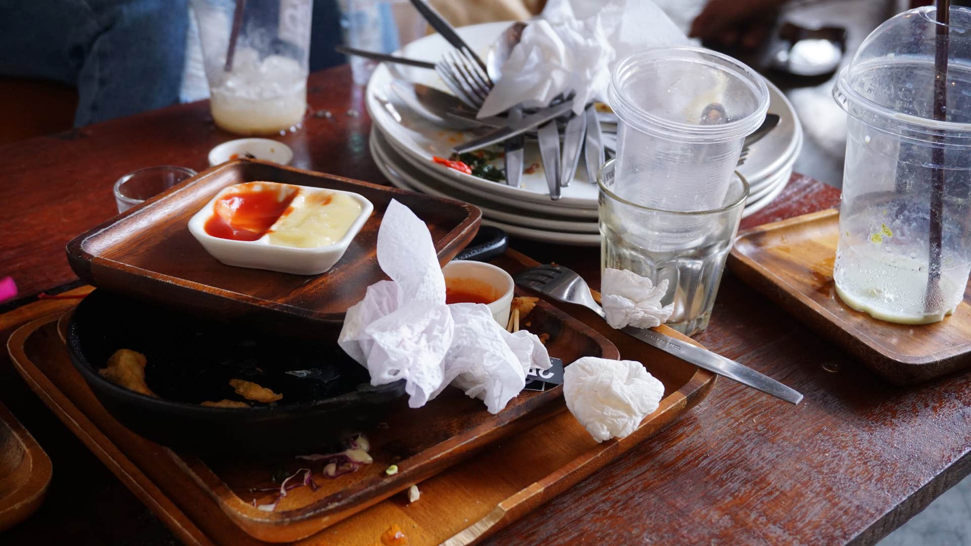 messy table that was not cleaned up