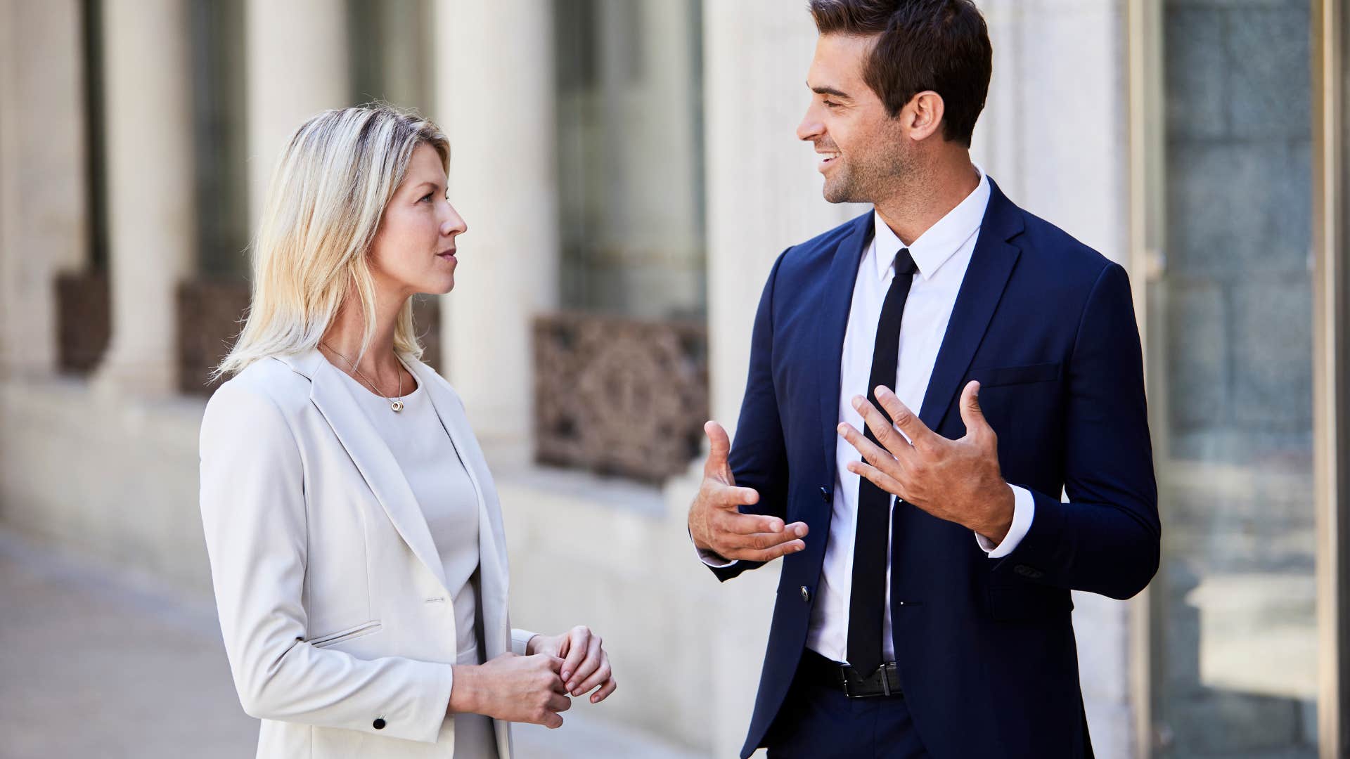 things highly intelligent people notice immediately when meeting someone new what they don’t say