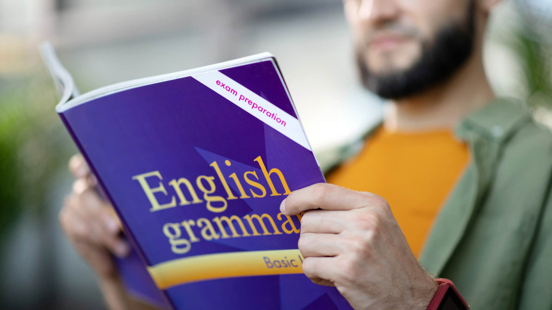 things highly intelligent people notice immediately when meeting someone new grammar 