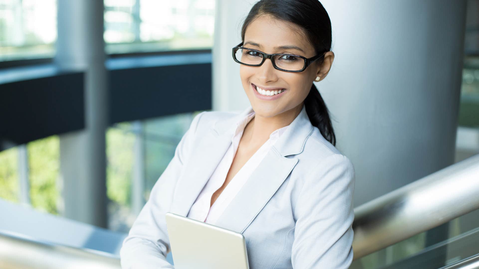 things highly intelligent people notice immediately when meeting someone new their intelligence 