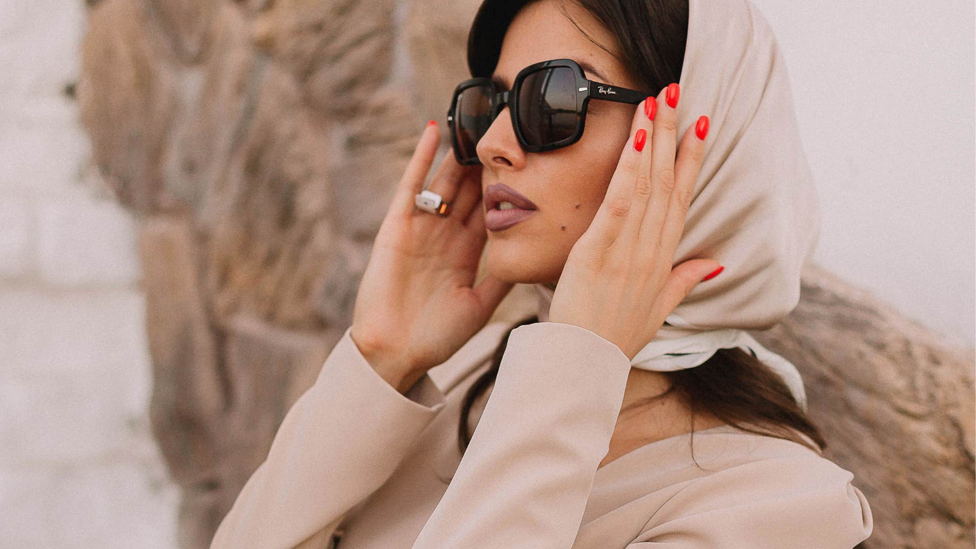 Discretion and privacy things that instantly make someone look high-class, according to psychology