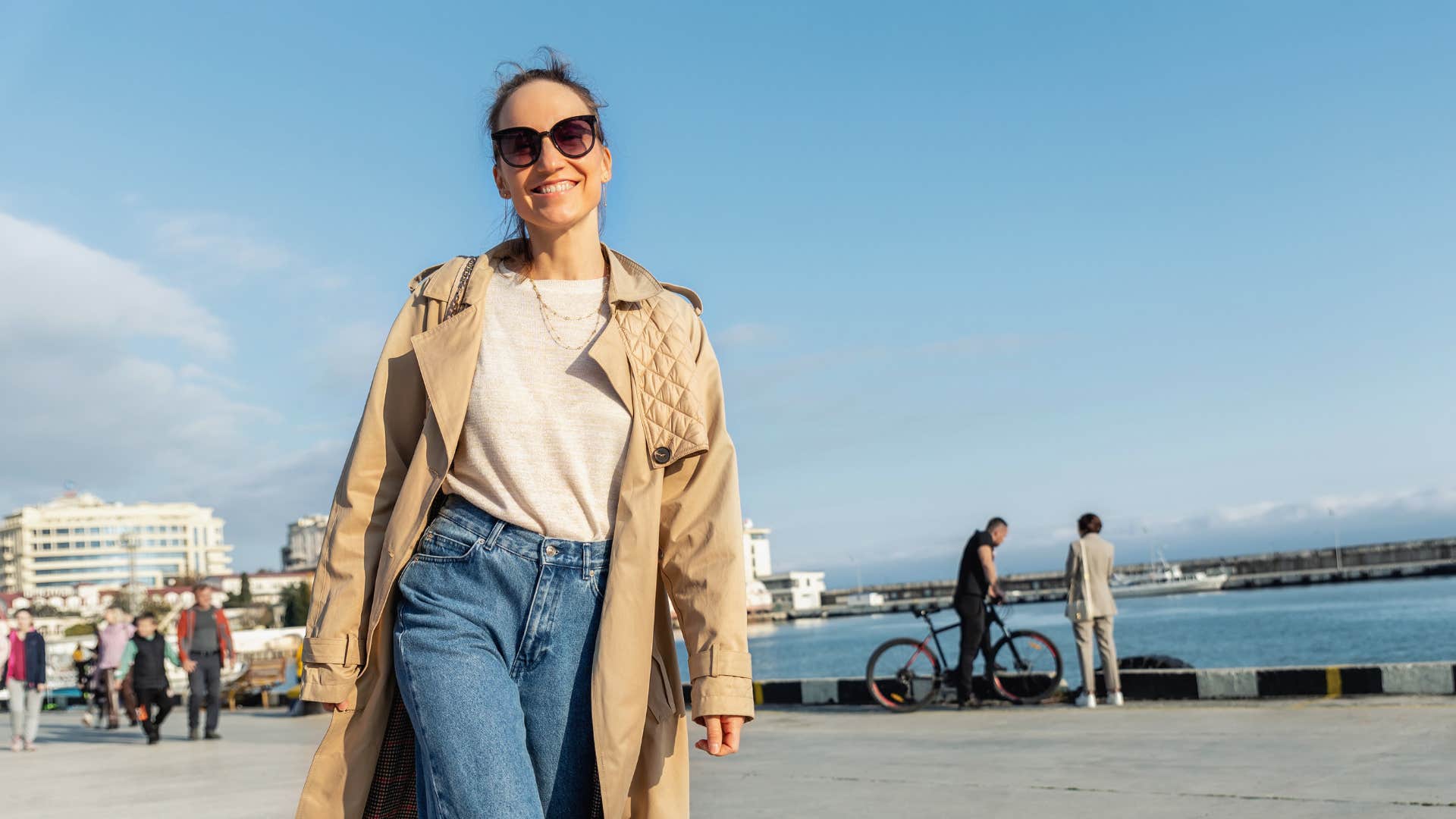 Minimal beautiful accessories things that instantly make someone look high-class, according to psychology