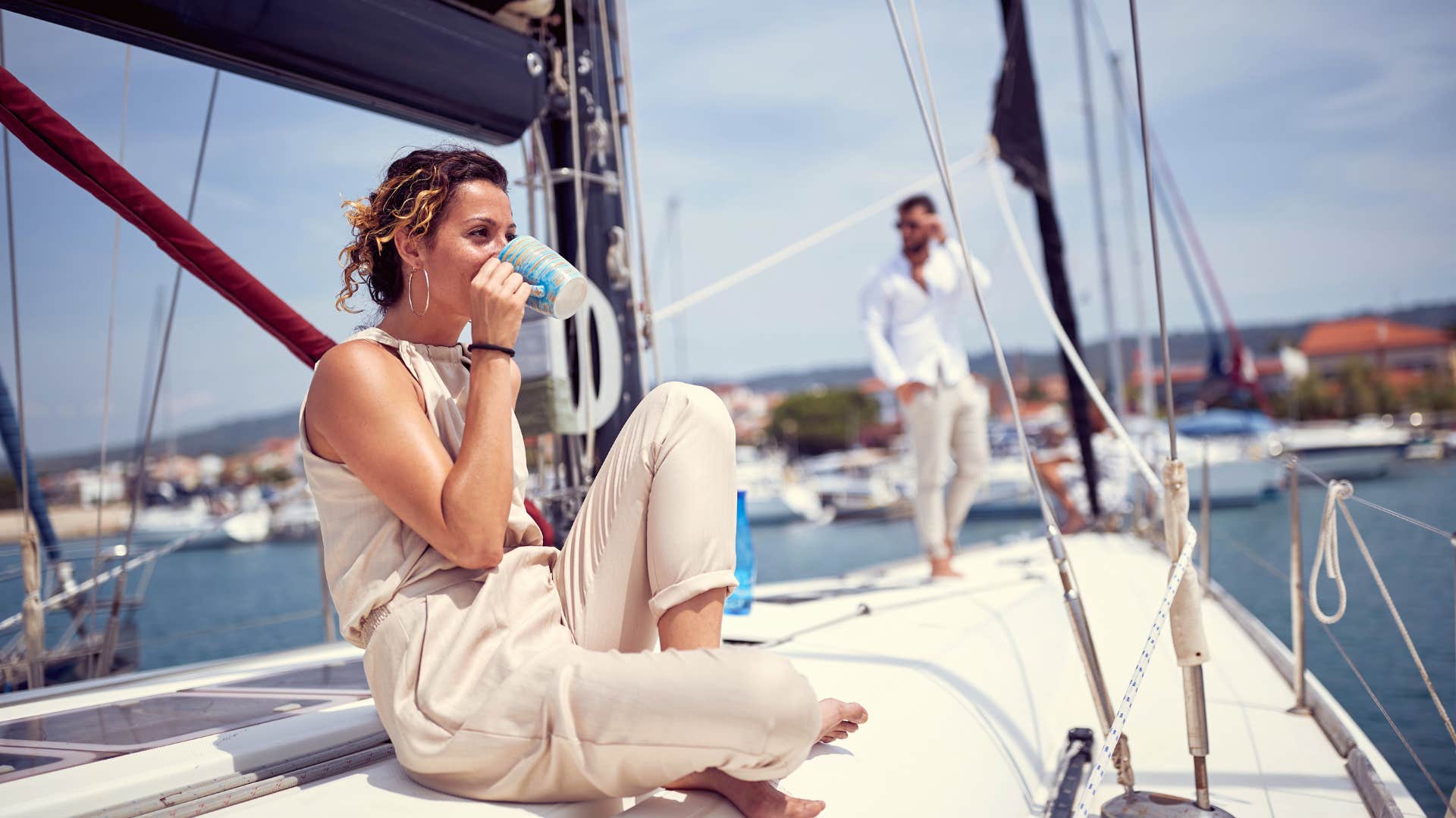 unbothered demeanor things that instantly make someone look high-class, according to psychology