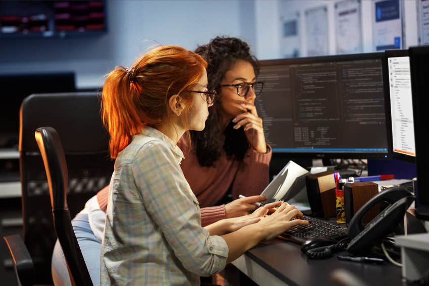 two laser-focused women know what they want