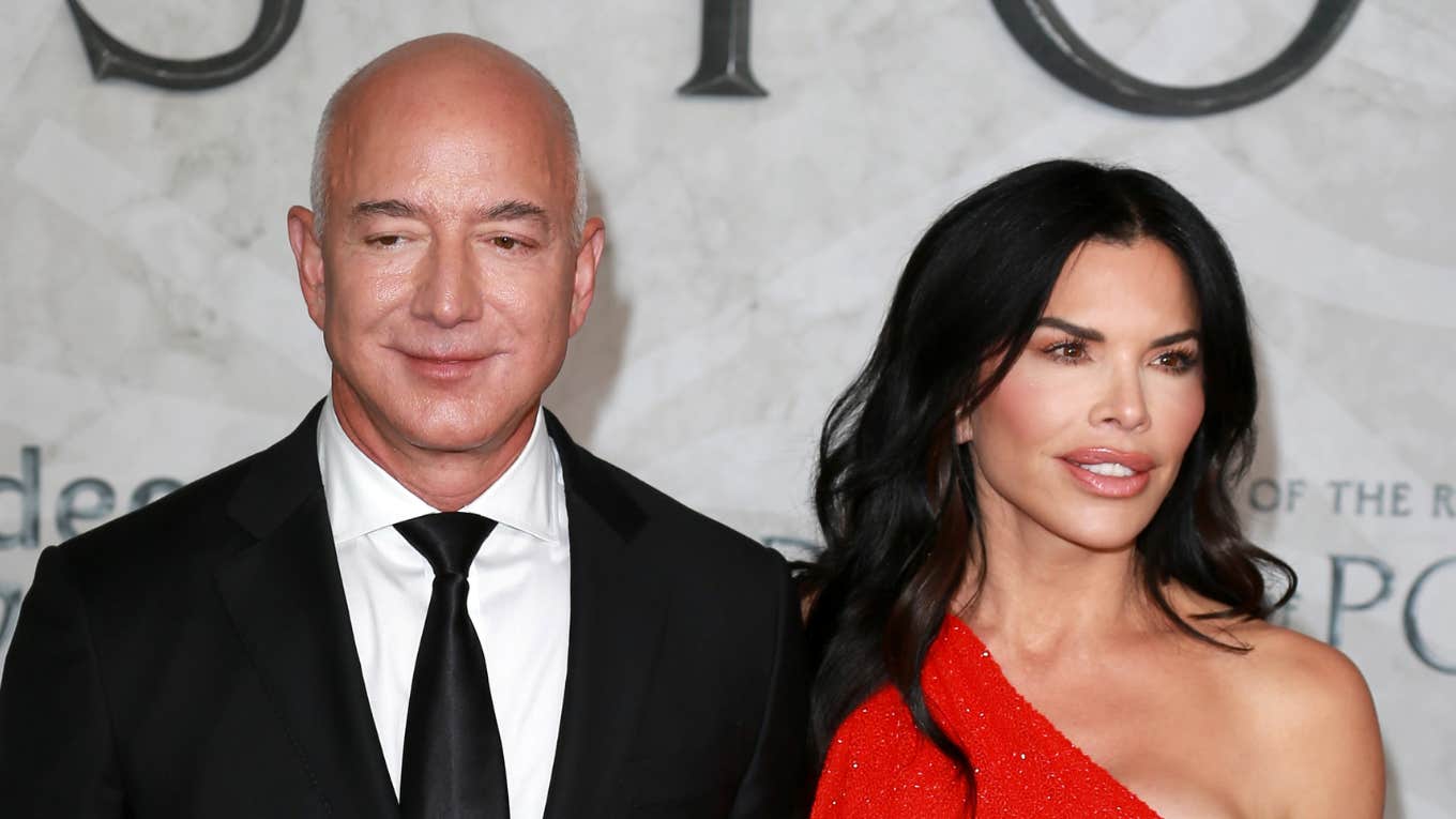 Things That Make No Sense About Jeff Bezos And Lauren Sanchez's Wedding Jeff Bezos Lauren Sanchez Things Make No Sense About Wedding