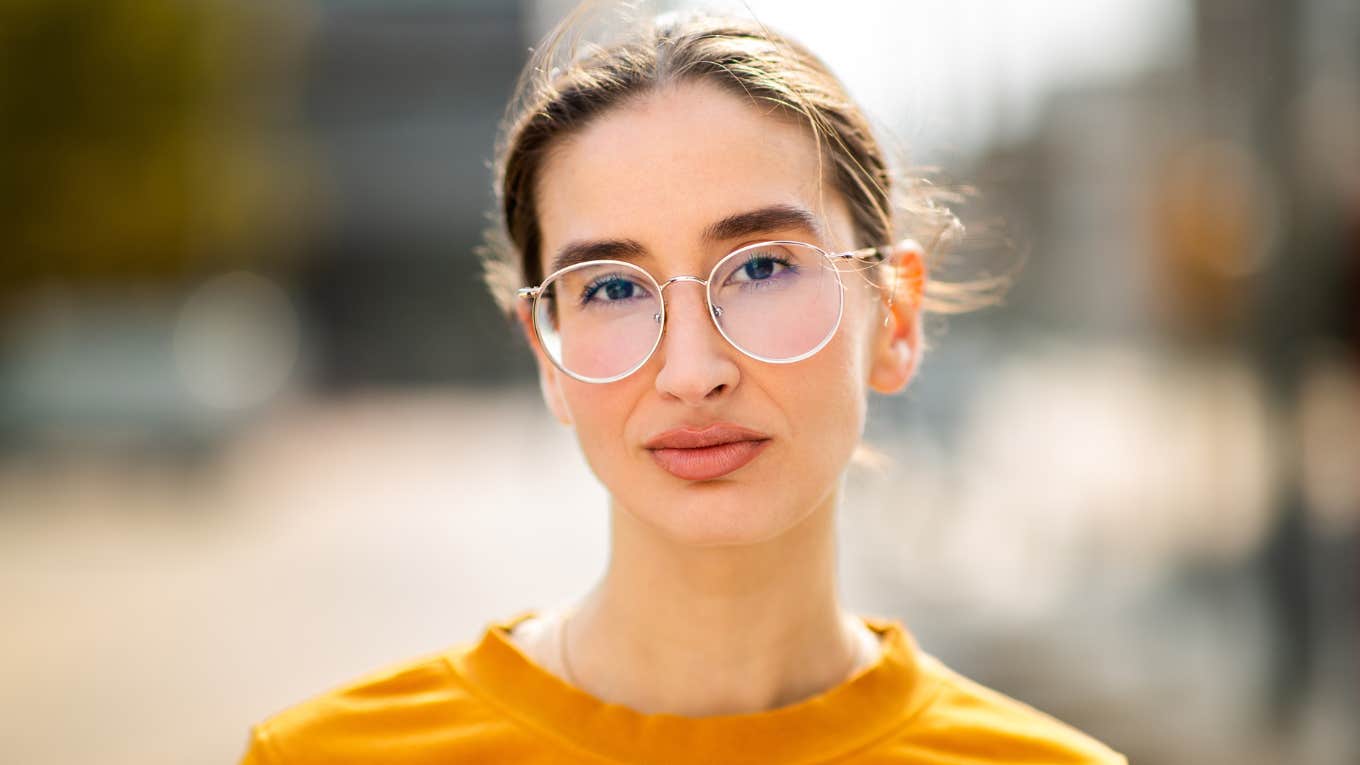 Things That Make Truly Brilliant People Instantly Uncomfortable, According To Psychology truly brilliant woman feeling uncomfortable