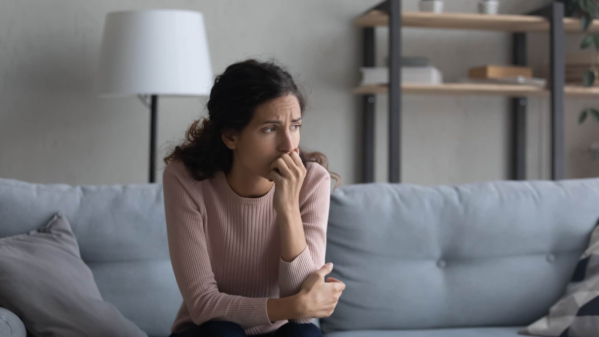 woman with insecure attachment and whose parents were deeply unhealthy
