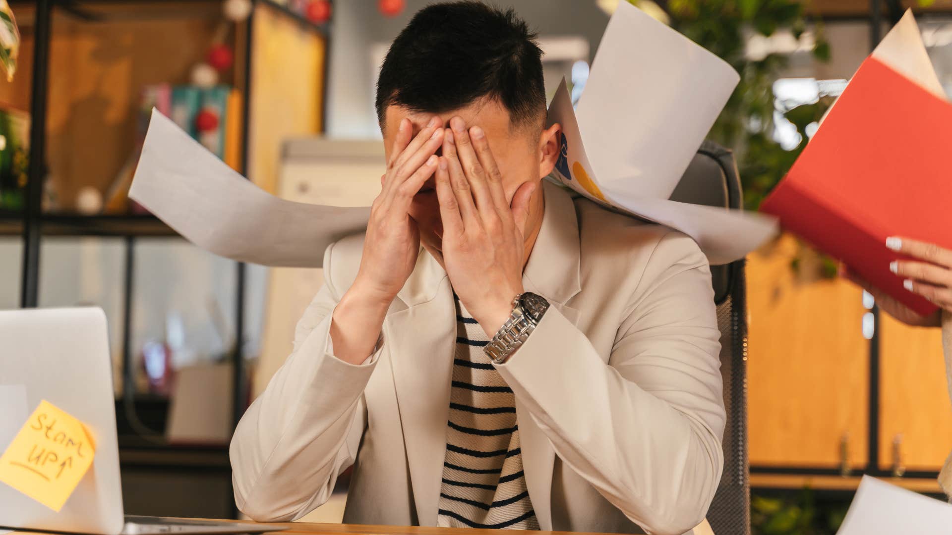 things people notice immediately when you share your screen during a meeting the fact that you were ill-prepared