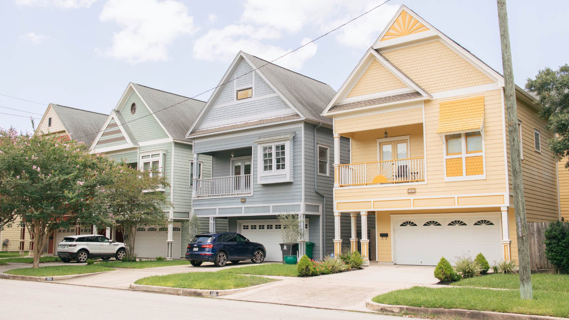 neighborhood things people from wealthy families notice instantly when they enter a working-class home