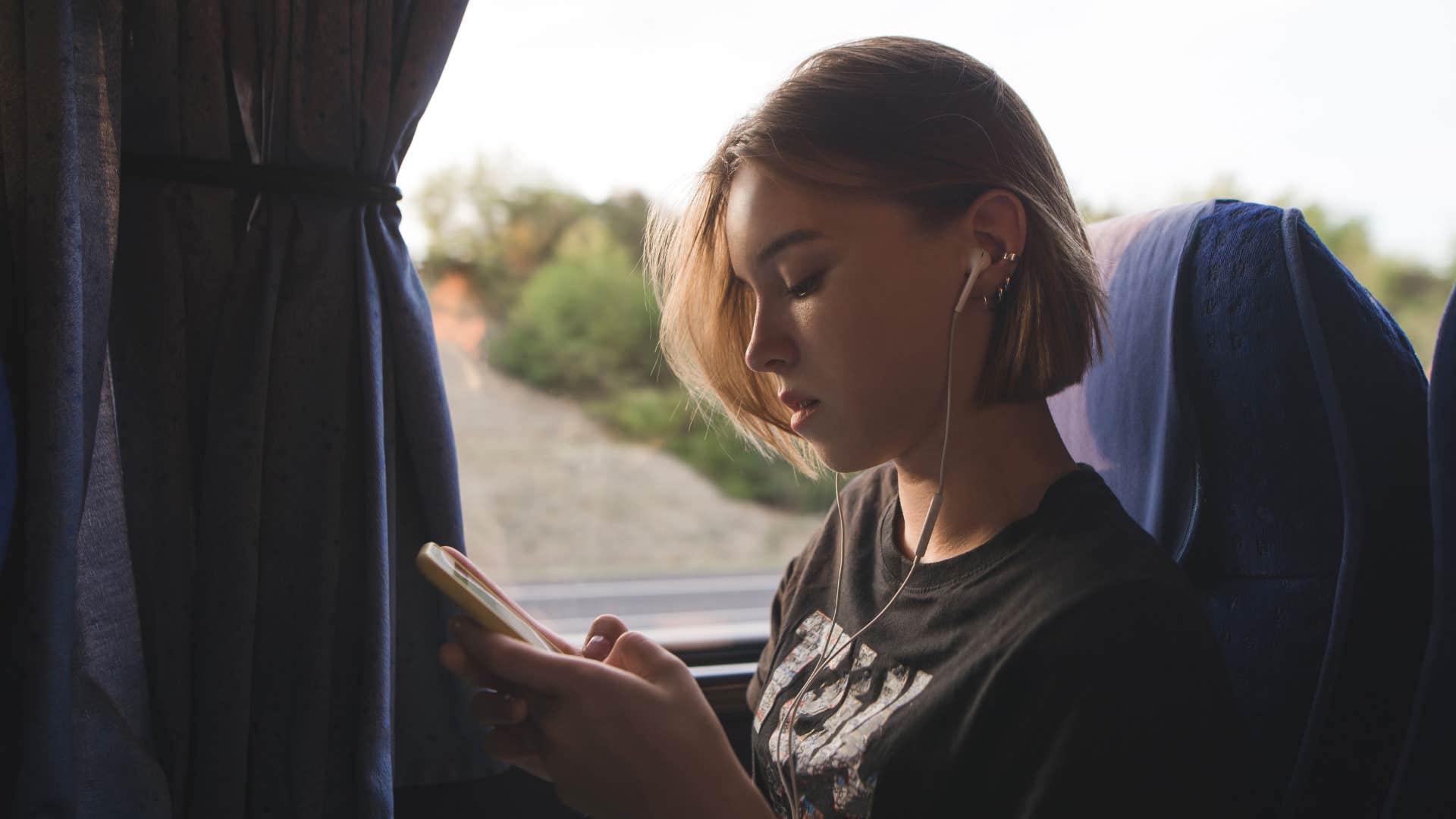 woman is mad because her boyfriend is acting badly on social media