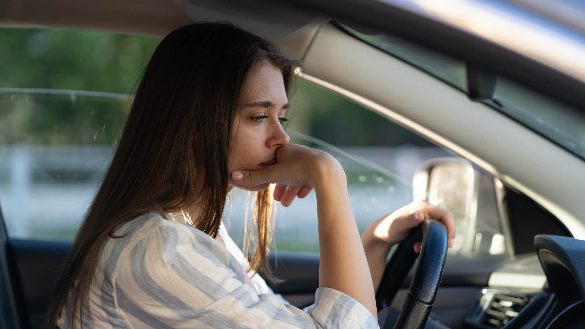 women who grew up with emotionally distant dads still struggle with not trusting men