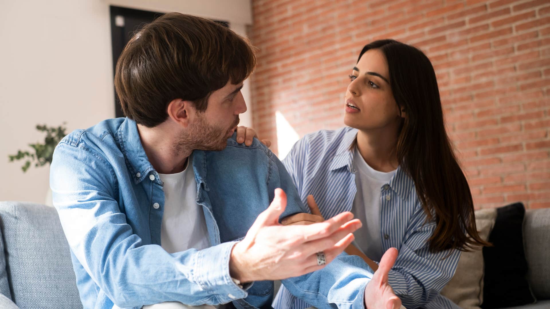 Controlling woman makes man lose interest
