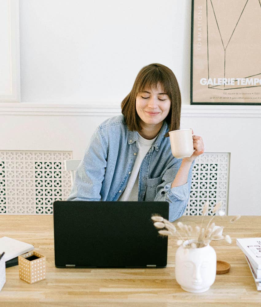 woman who is the calm one at work