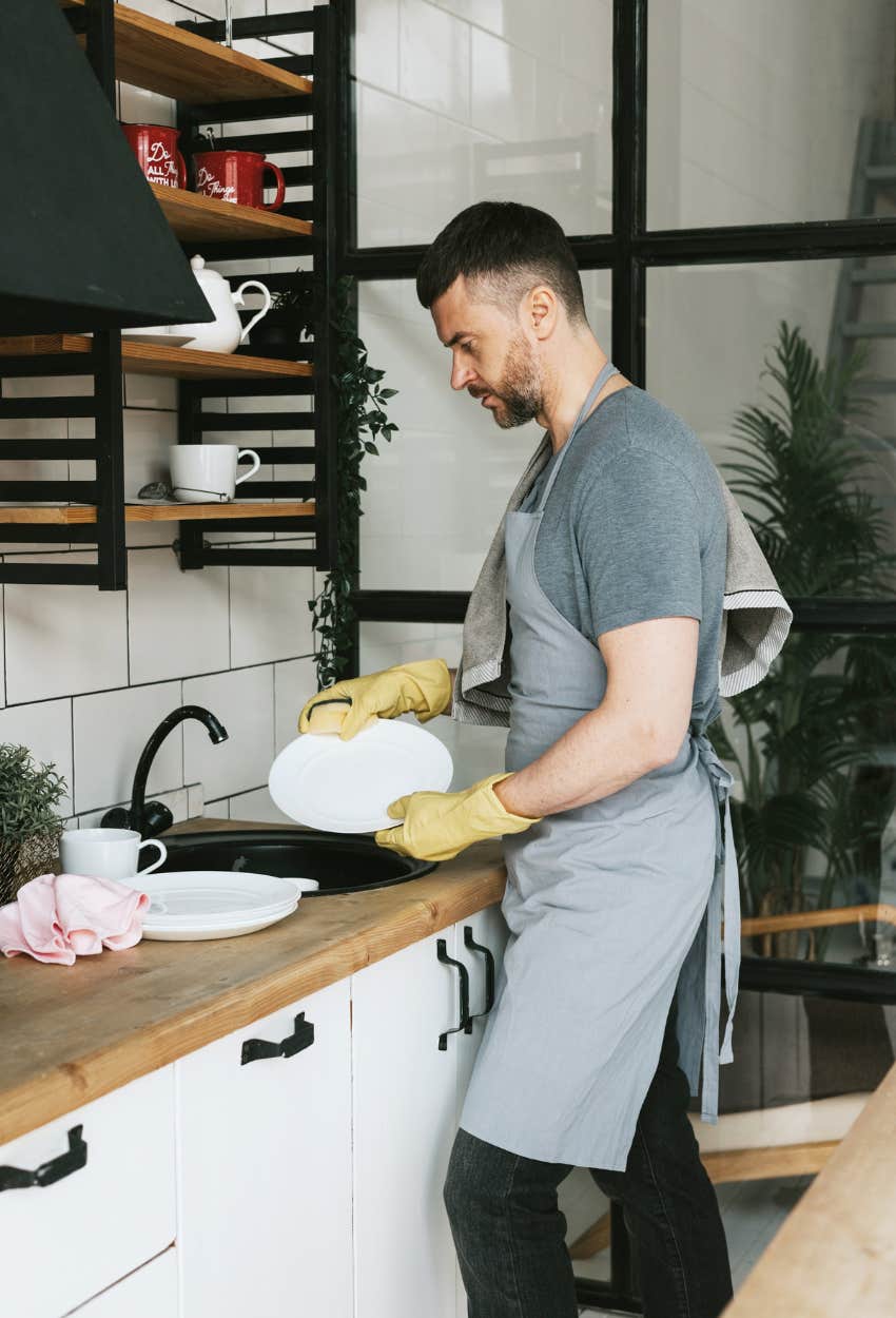people hand wash dishes therapeutic study