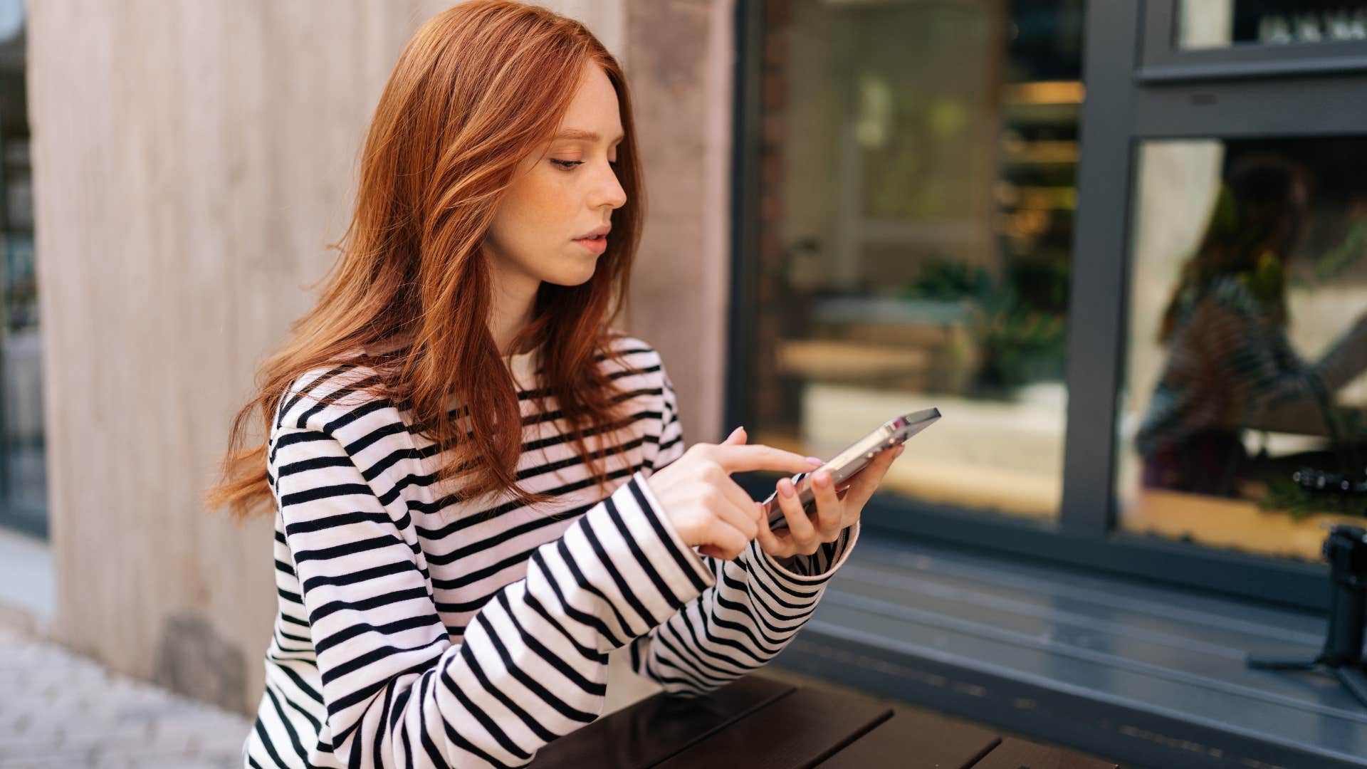 woman online dating as trend