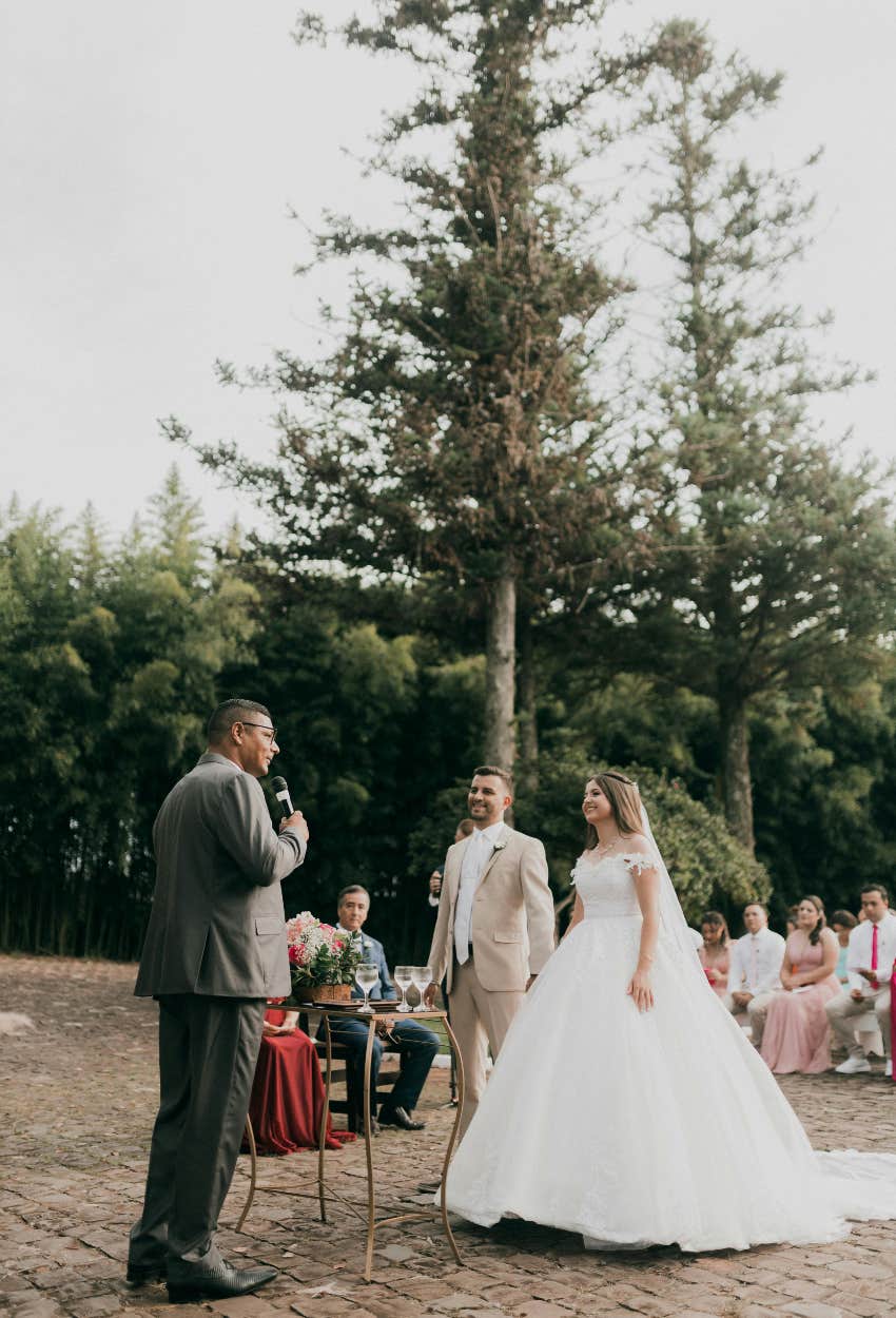 Bride and groom about to exchange silent vows experts say growing trend