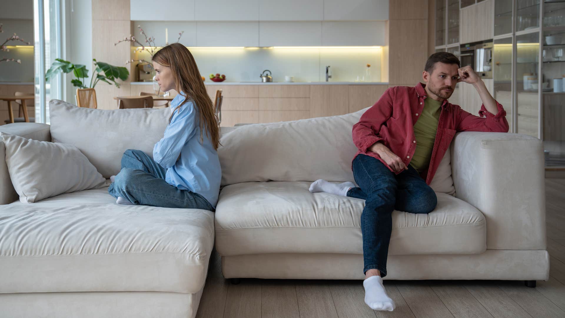 a couple avoids solving a conflict between the two of them