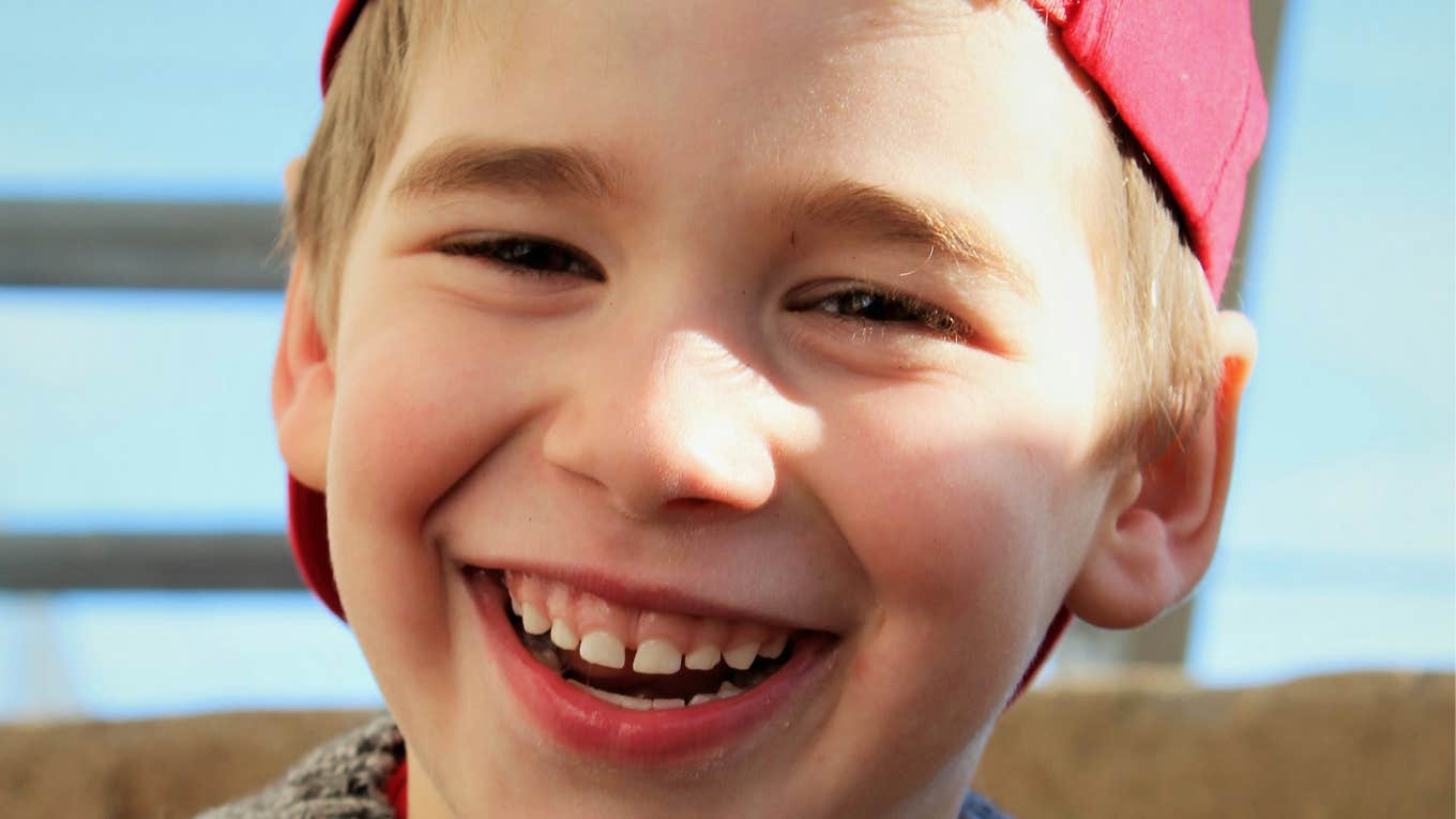 Child is connected to his parents.