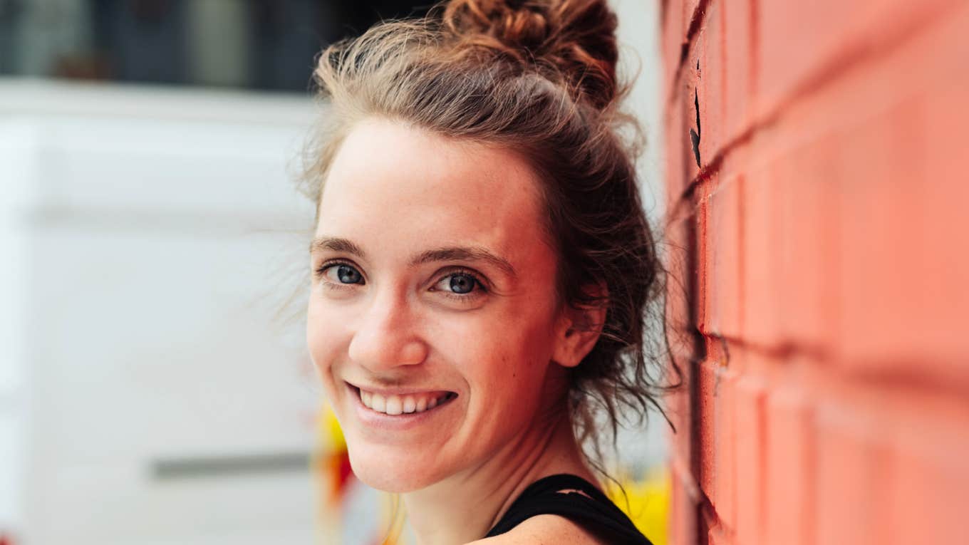 Behaviors Of Peaceful People Who Live Well Despite Not Having Much, According To Psychology Peaceful person who lives well despite not having much.
