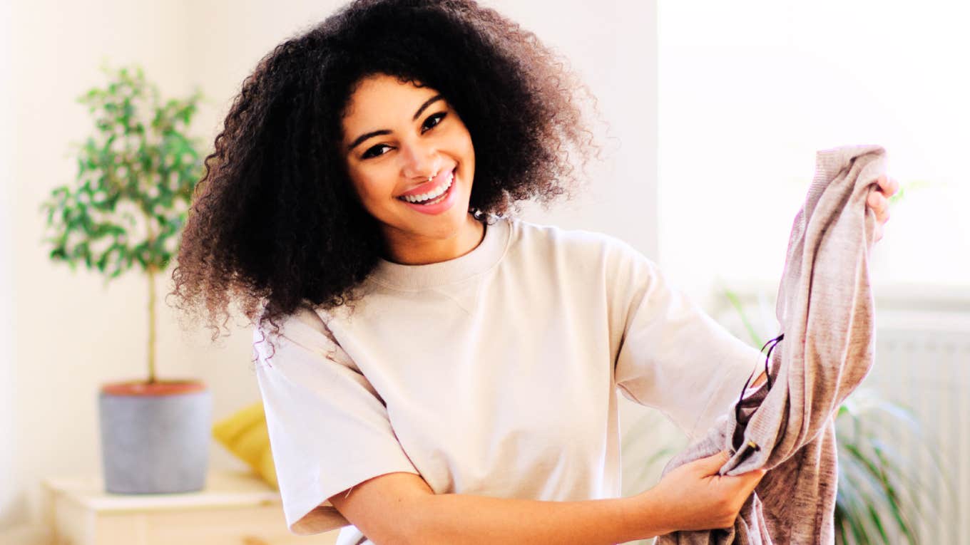 People Who Can't Stand Clutter Usually Swear By These Ironclad Rules Woman who can't stand clutter.