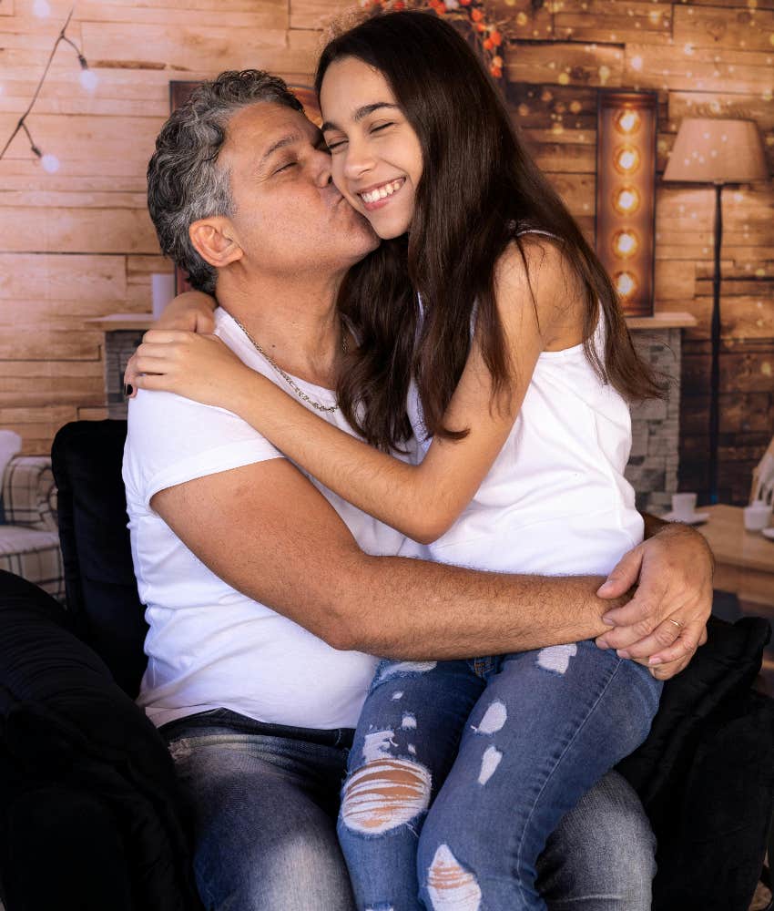 dad with his teenage daughter