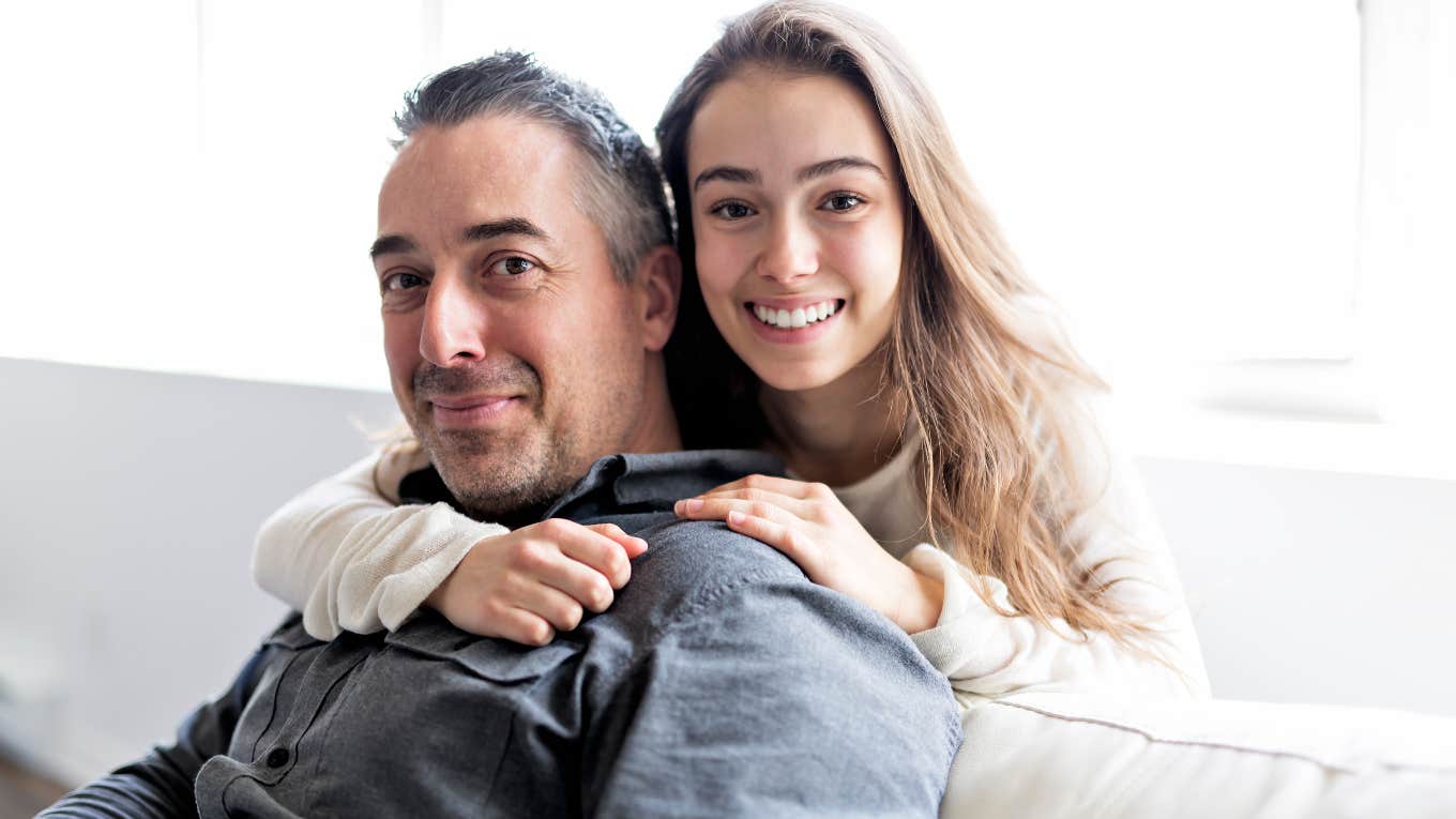 Dad Hides The Sweetest Welcome To Becoming An Adult In His Daughter's Lunchbox dad with his teenage daughter
