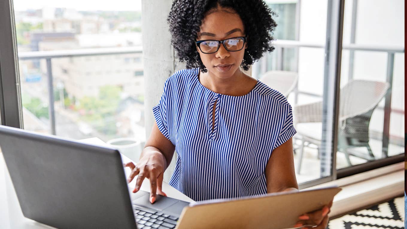 woman being productive because of dopamine anchoring