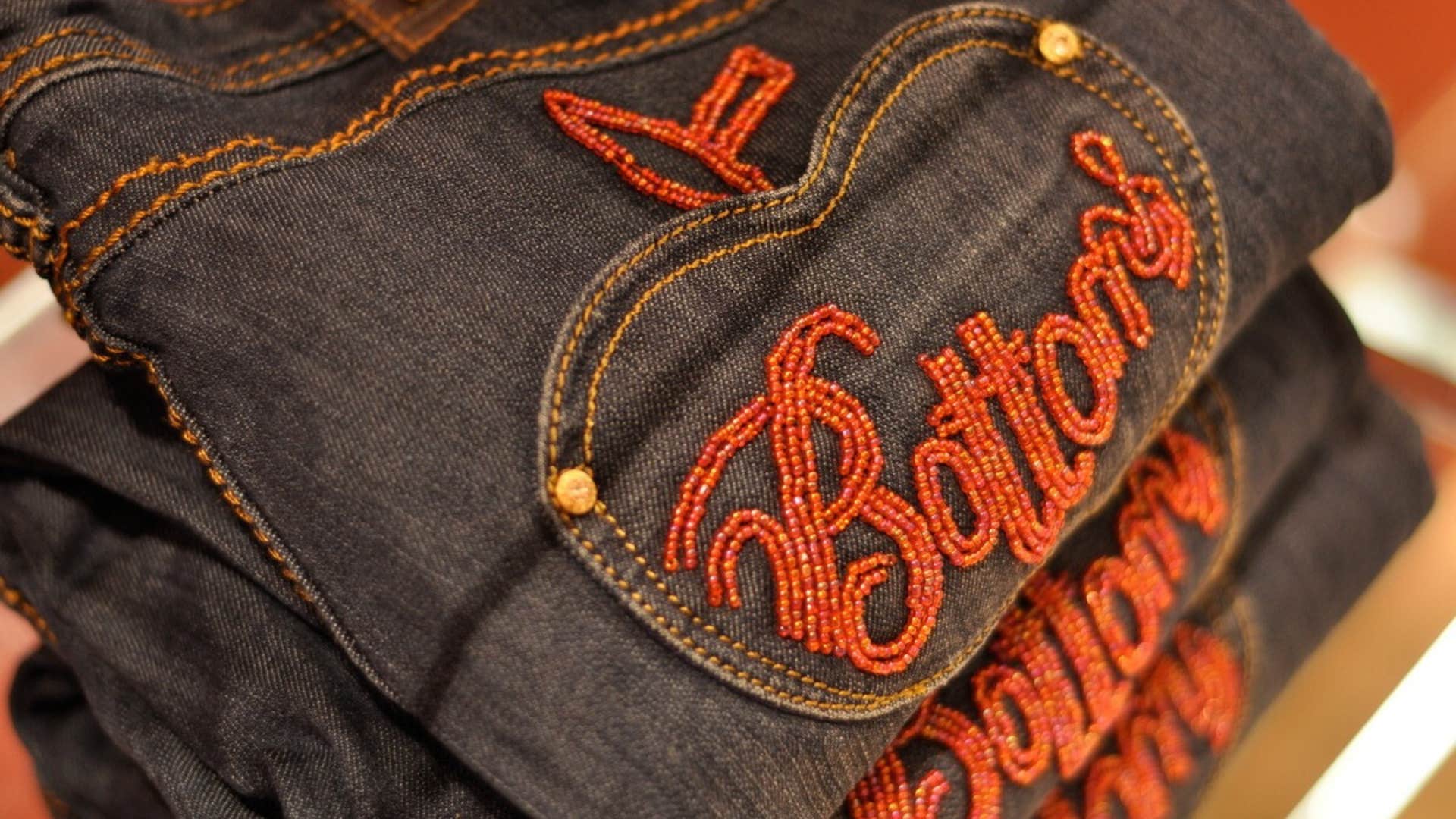 fashion trends Gen X embraced but wish they could forget ever existed JNCO and Applebottom jeans
