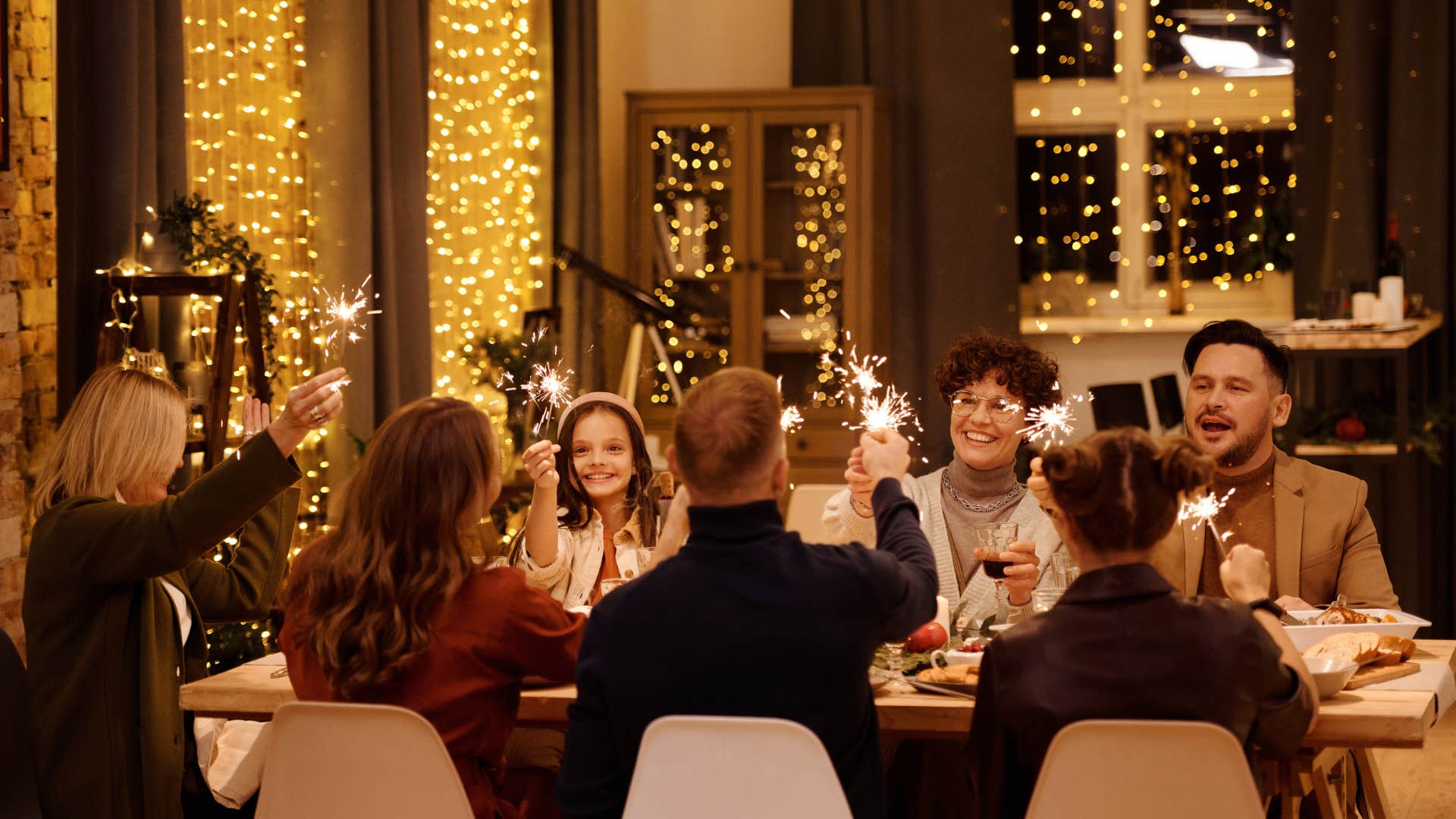 multi-course meals habits normal in upper-class homes make middle-class people uncomfortable