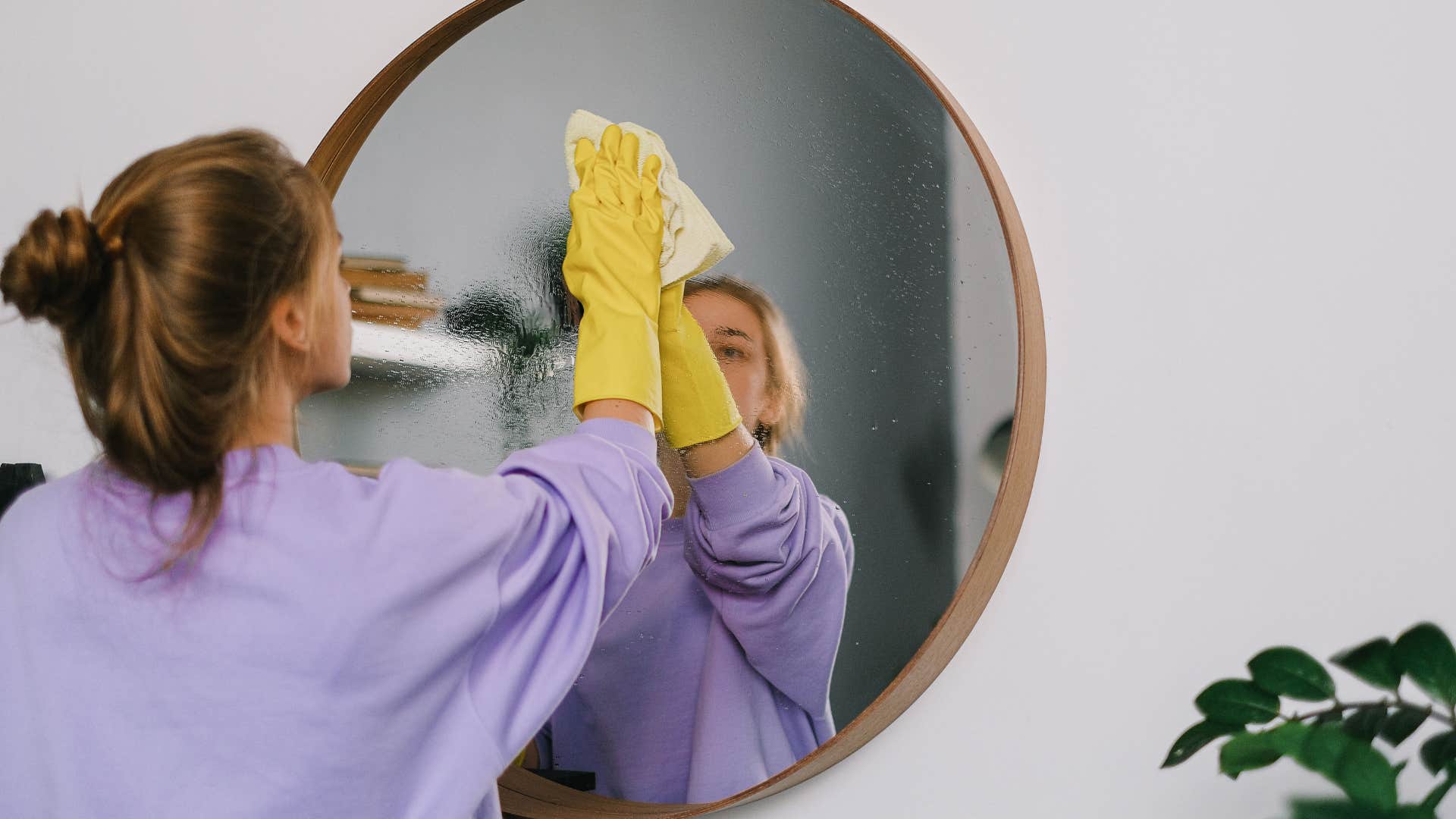 little things frugal people have in their homes that wealthy people pay way too much for DIY cleaning products