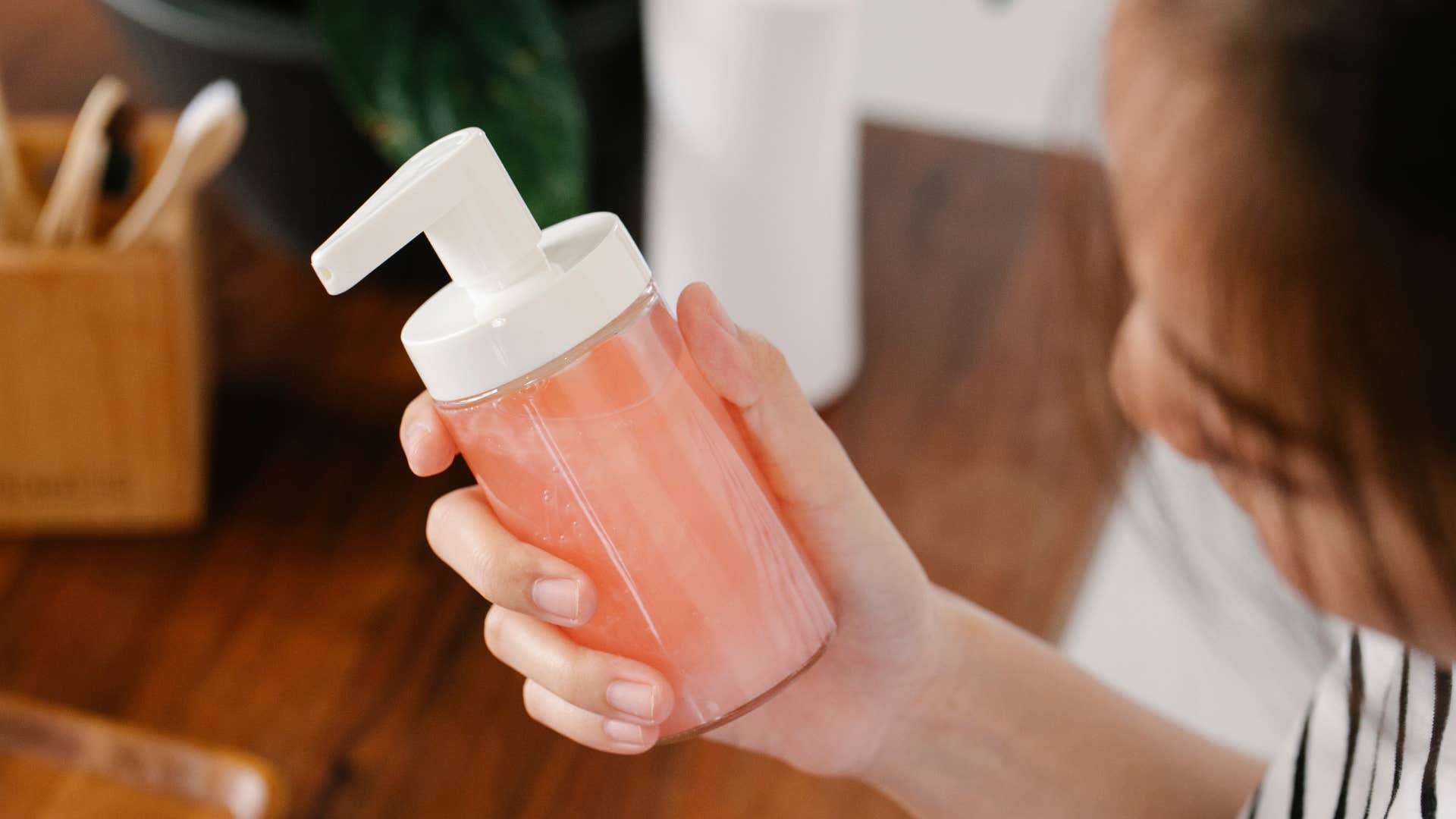 little things frugal people have in their homes that wealthy people pay way too much for refillable soap dispensers
