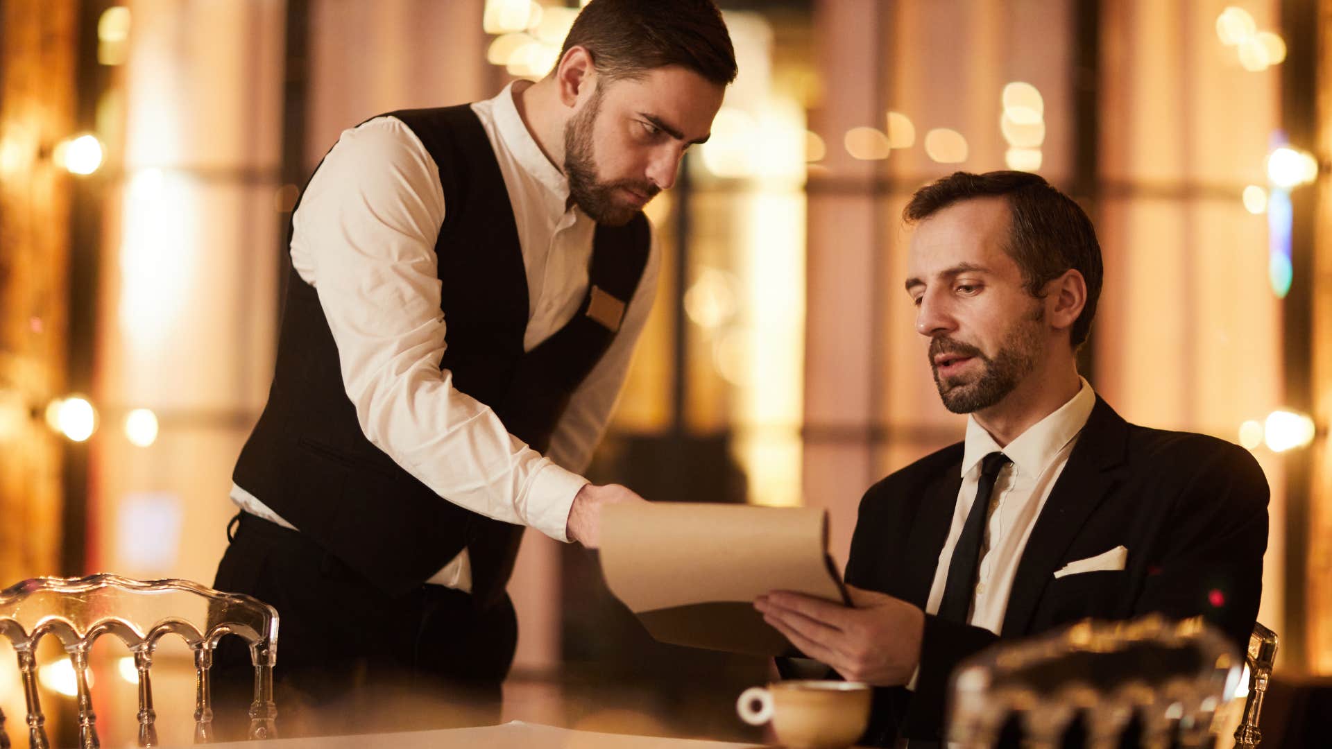 these are little things that instantly reveal someone grew up with money they’re extremely comfortable around professionals and service workers