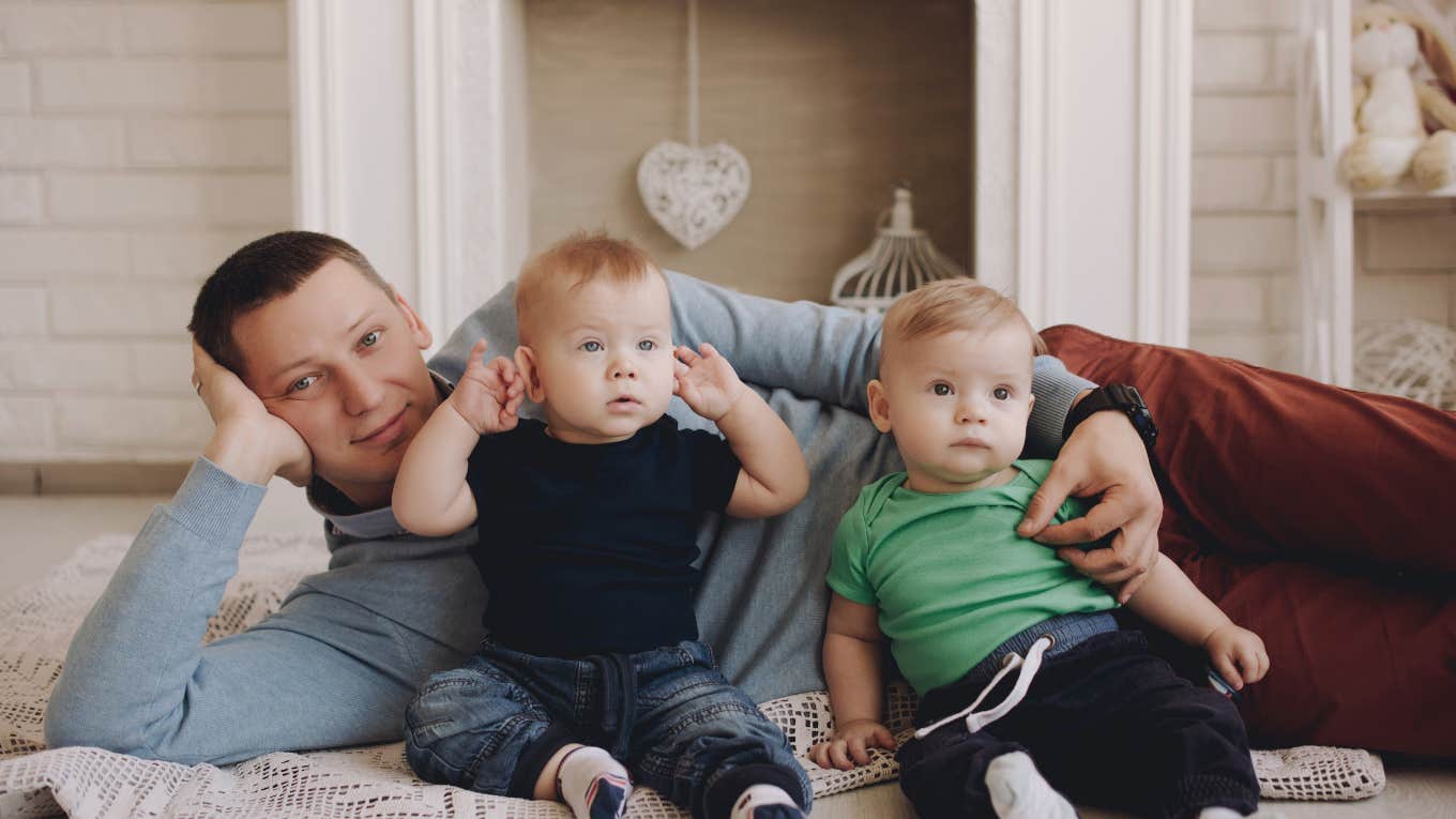 Mom Refuses To Let Husband Take A Solo Trip Because He’s Sick Of Sitting Around With The Babies Mom Refuses To Let Husband Take A Solo Trip Because He’s Sick Of Sitting Around With The Babies