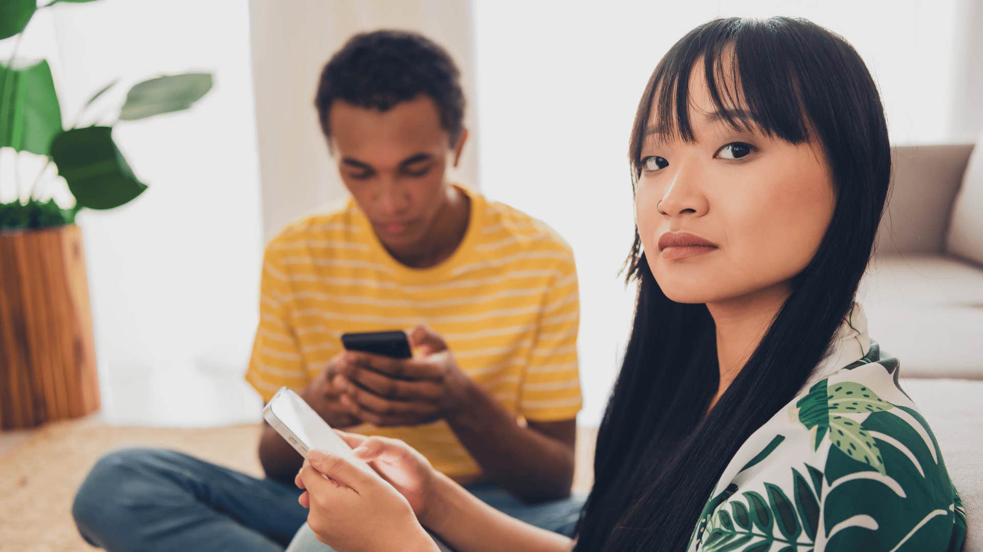 couple arguing knows to bite their tongue and not say 'i told you so' when arguing