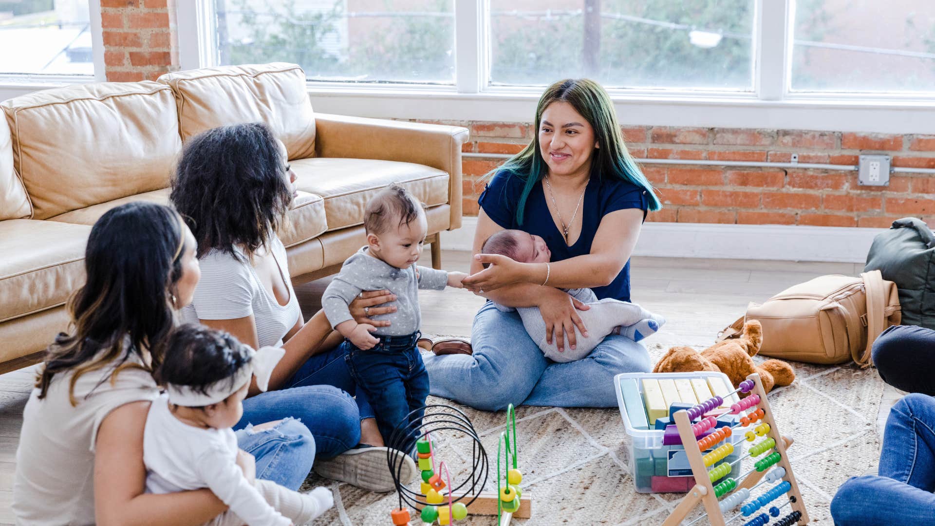 parenting habits that make people quietly judge a mom behind her back imposing her parenting philosophy on everyone else