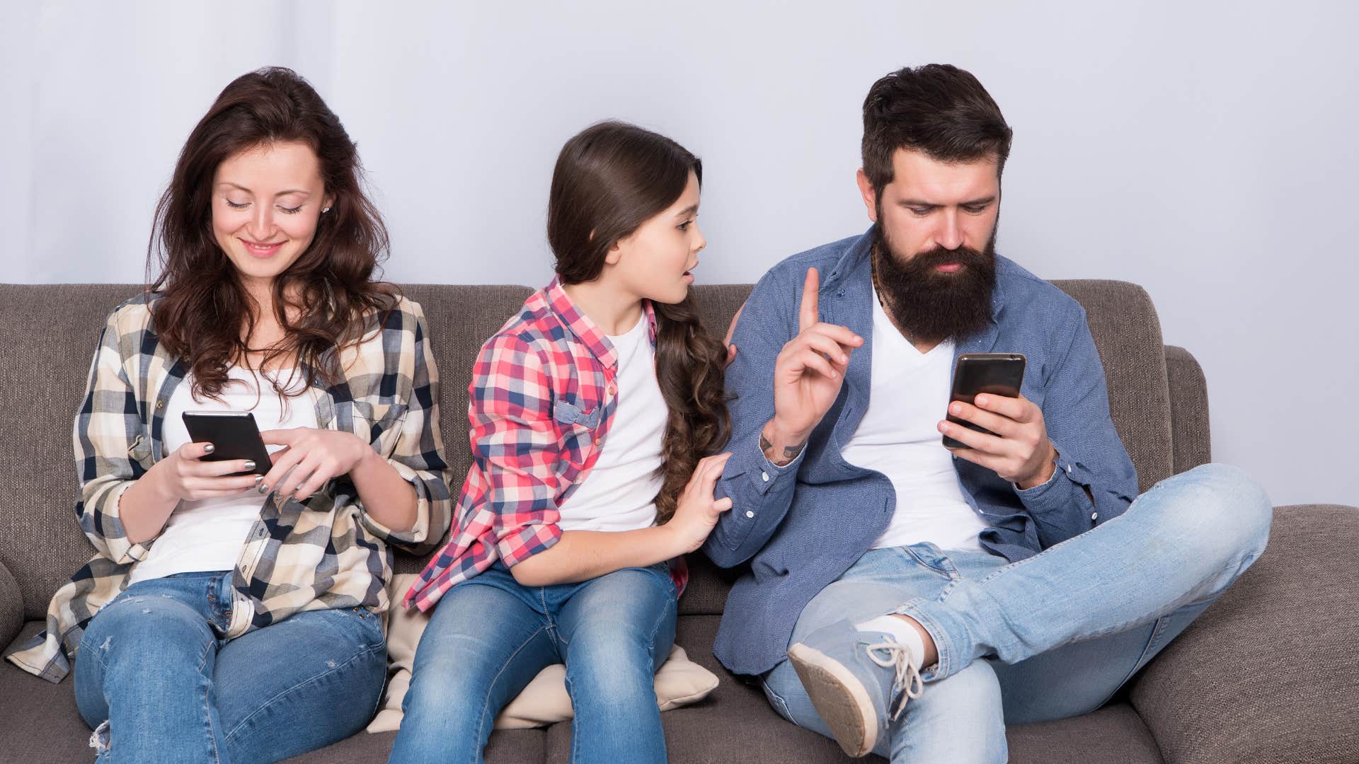 parents who aren't close to their adult kids usually made these small mistakes not listening to them