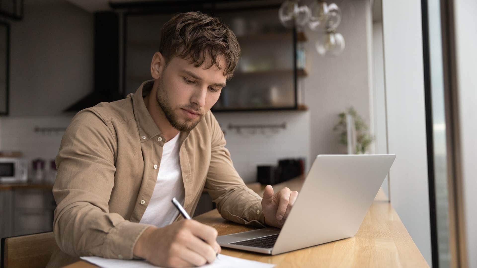 man who can't stand clutter making a list